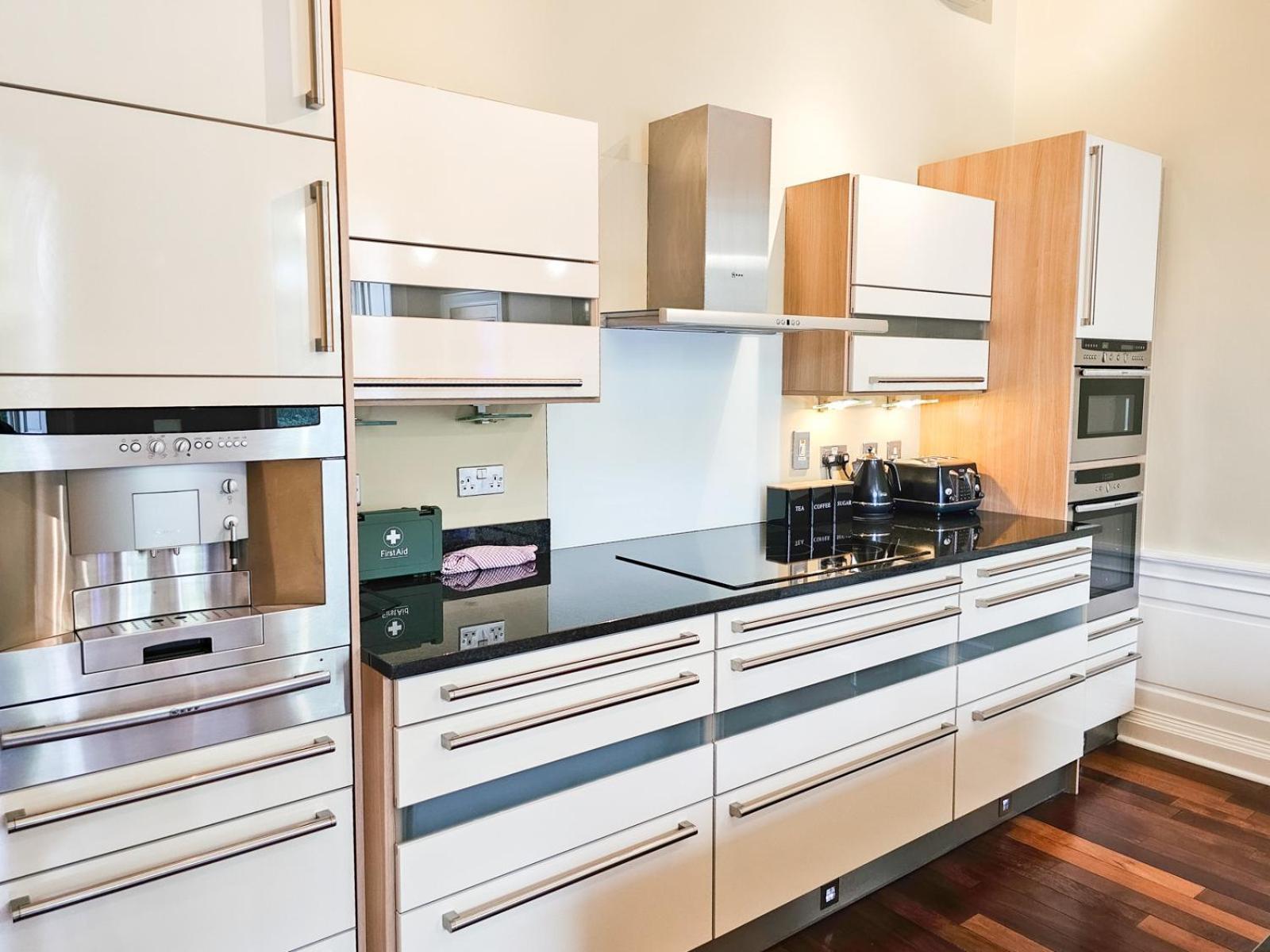 Spacious 2 Bedroom In The Heart Of New Town *