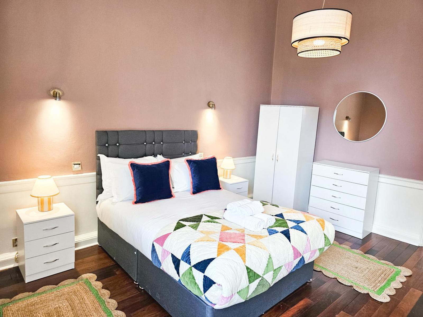 Apartment Spacious 2 Bedroom In The Heart Of New Town *