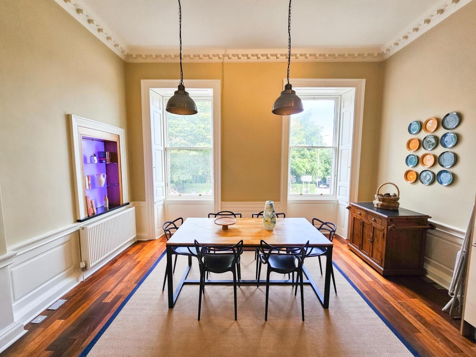 Apartment Spacious 2 Bedroom In The Heart Of New Town Edinburgh