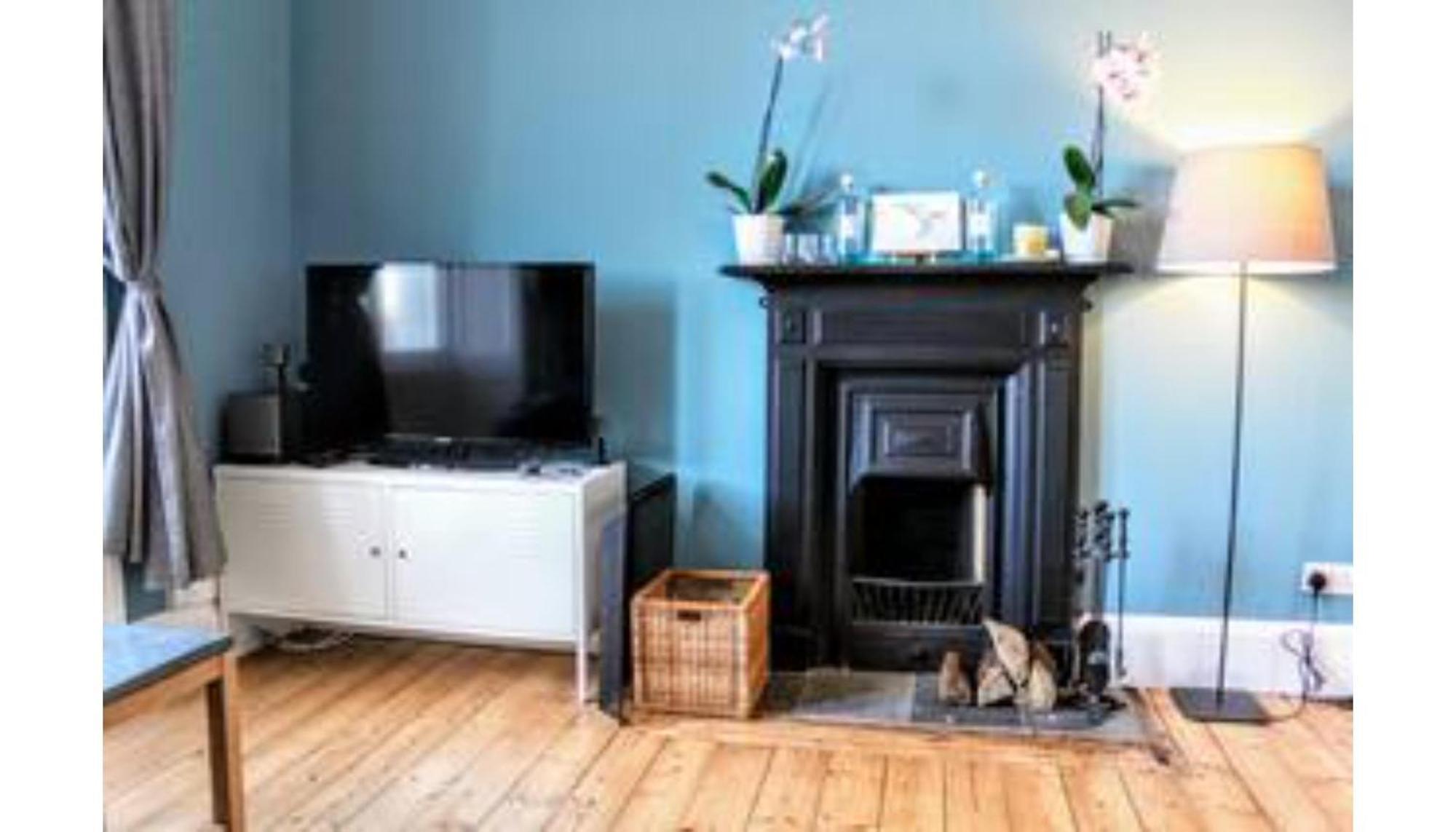 Bright Modern Arthurs Seat 2 Bedroom Appartement EDI