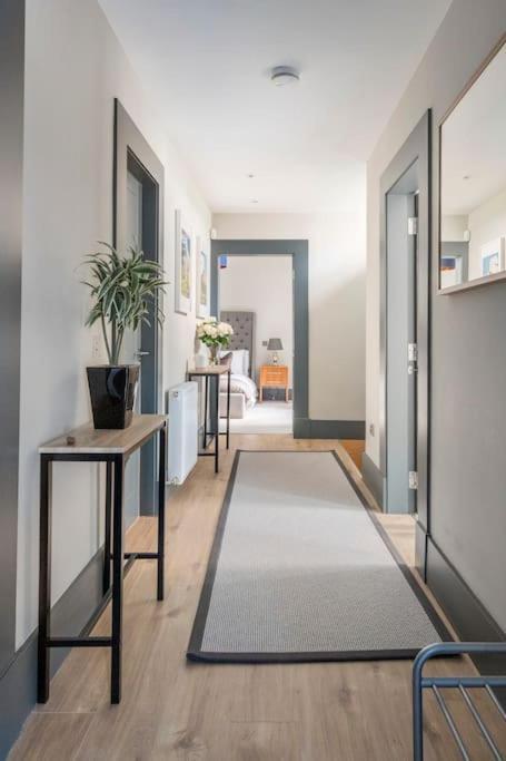 Immaculate 3 Bed With Private Entrance In Inverleith