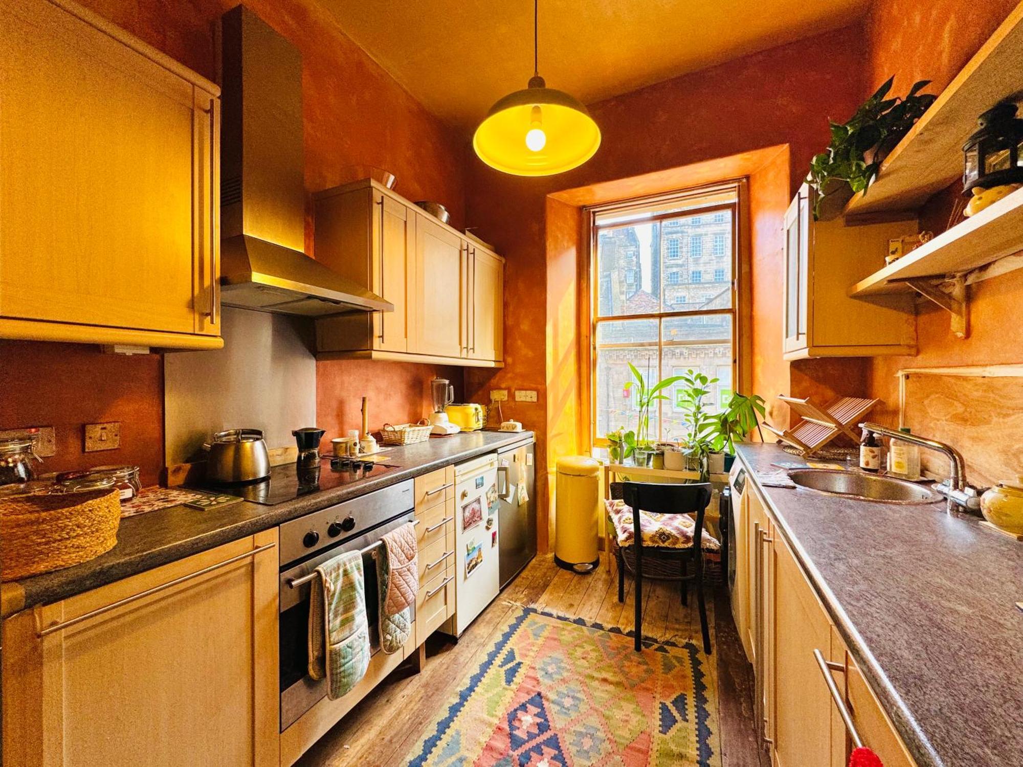 Homestay Central Deluxe Queen Edinburgh