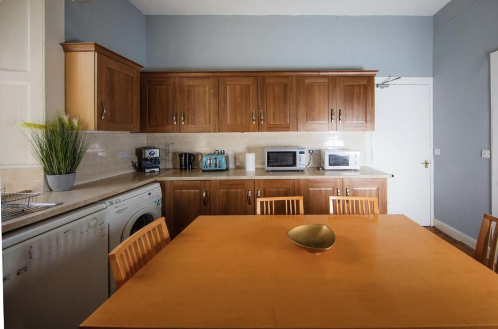 Apartment Comfortable And Spacious Retreat By The Meadows! Edinburgh