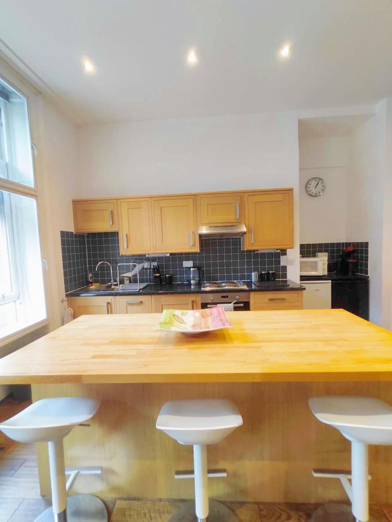 Appartement Two Bedrooms Flat In Center EDI