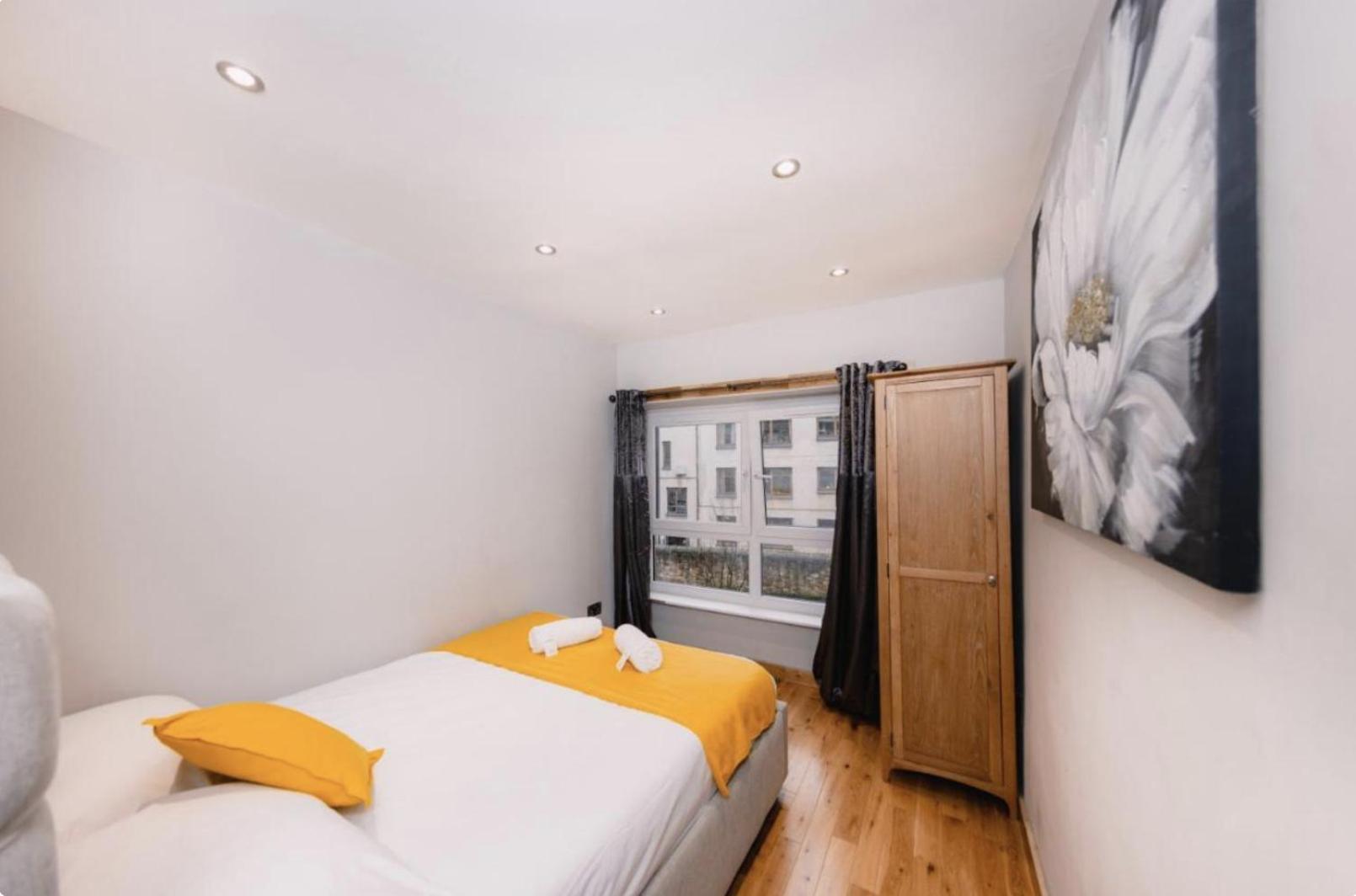 Superb Luxury By Canal - Central *