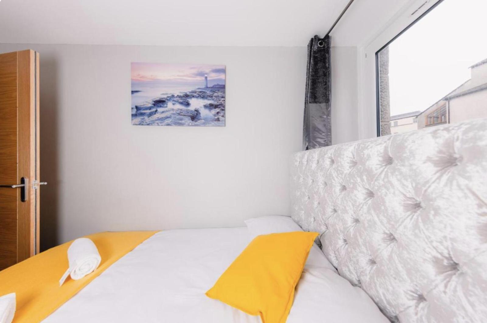 Superb Luxury By Canal - Central * Edinburgh