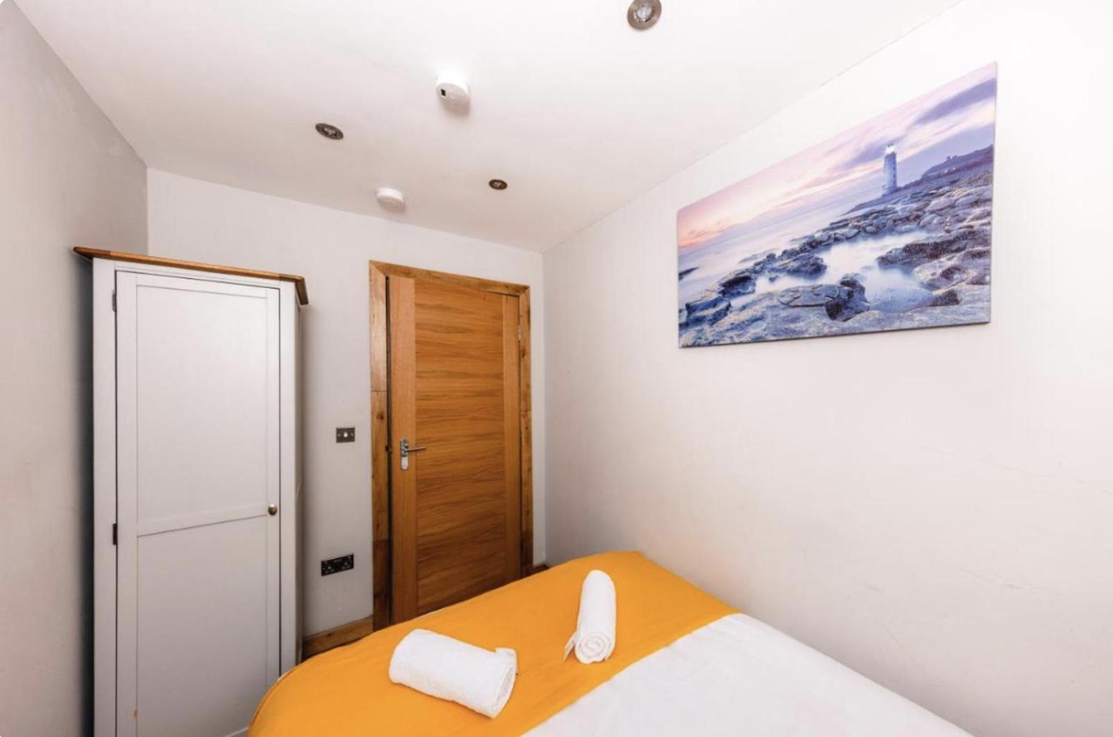 Apartment Superb Luxury By Canal - Central Edinburgh