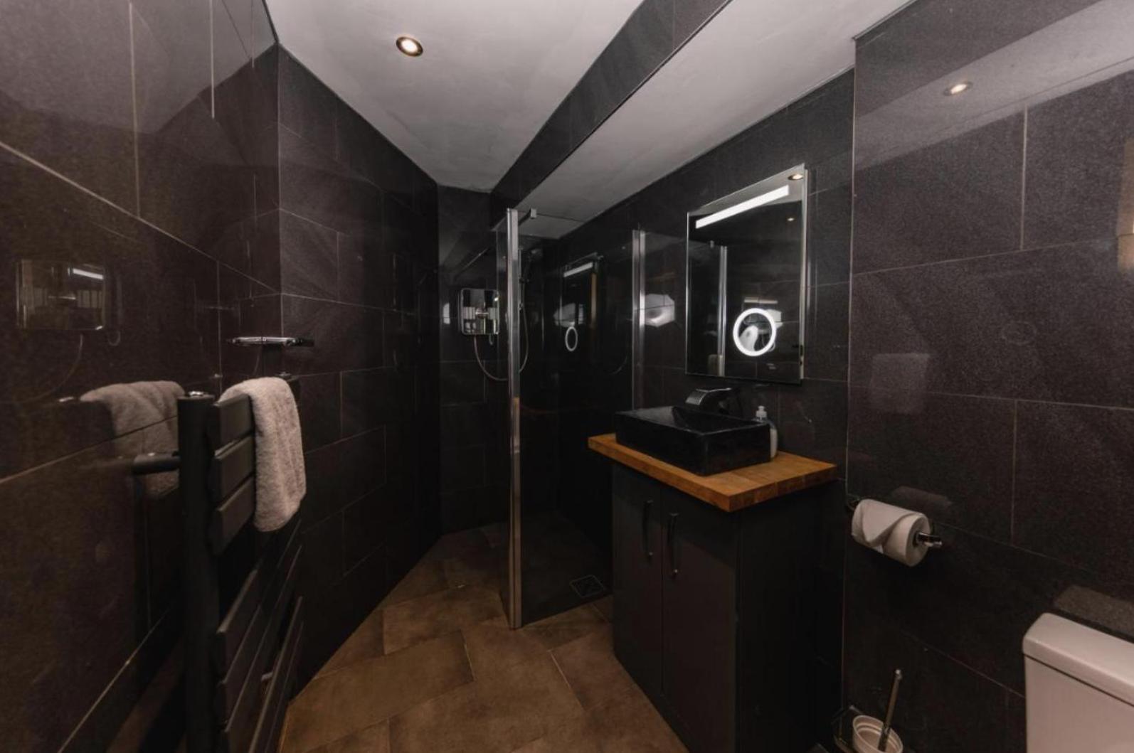 Superb Luxury By Canal - Central Apartment
