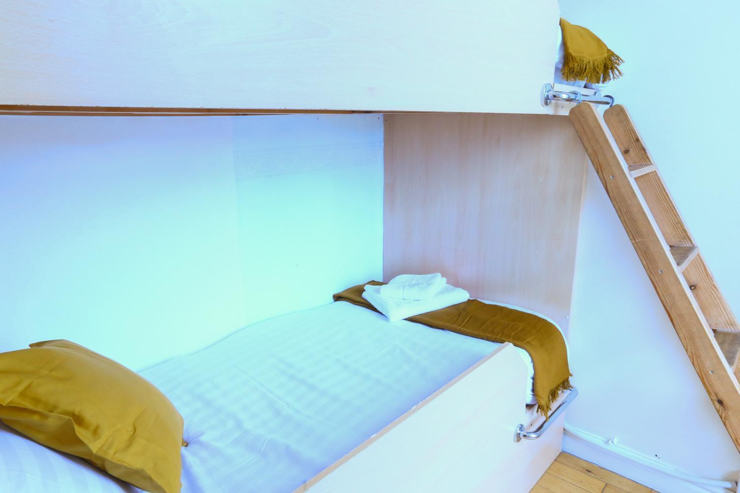 Royal Mile Escape - Five Bedrooms Apartment