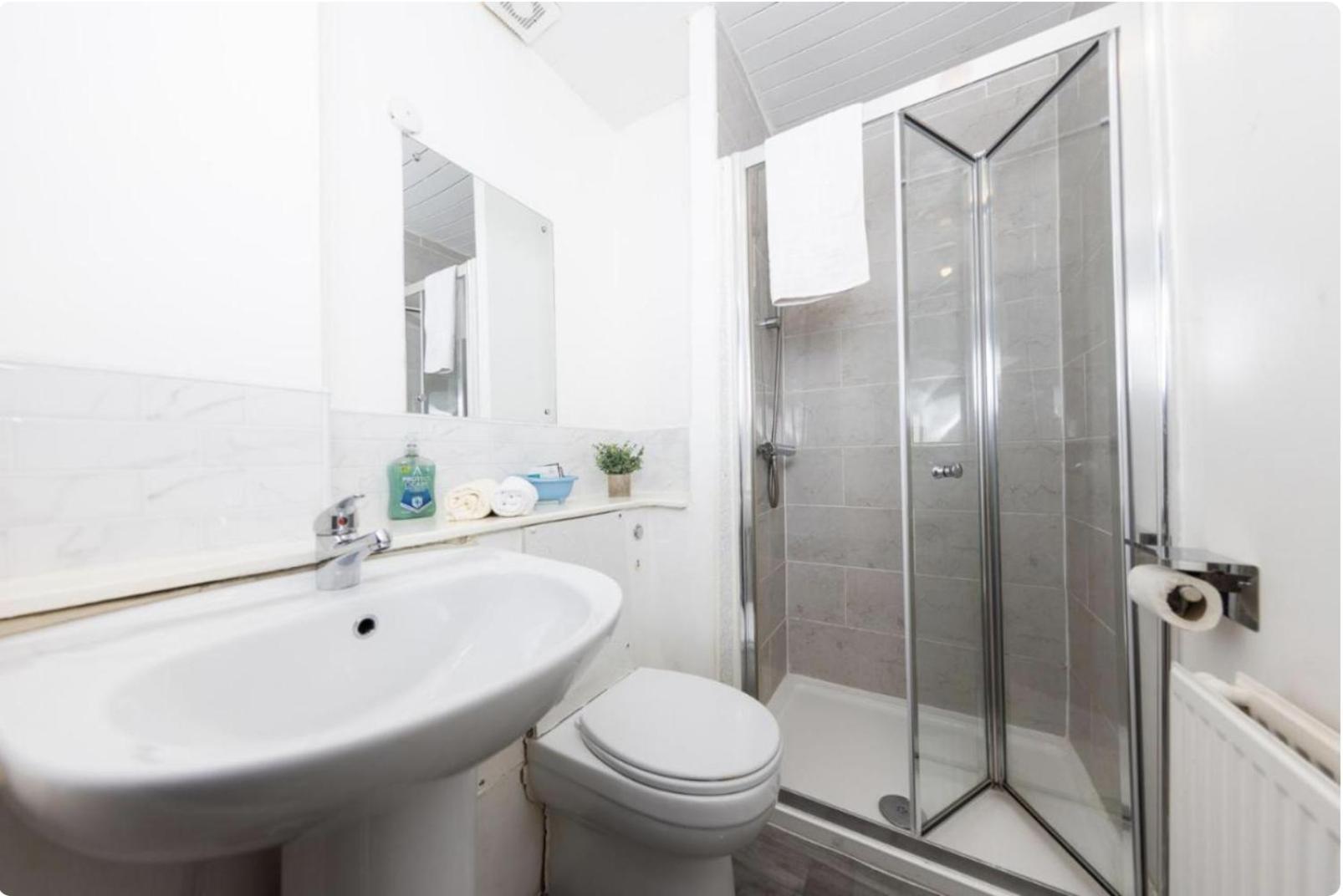 Cozy City Centre By The Meadows! 5 *