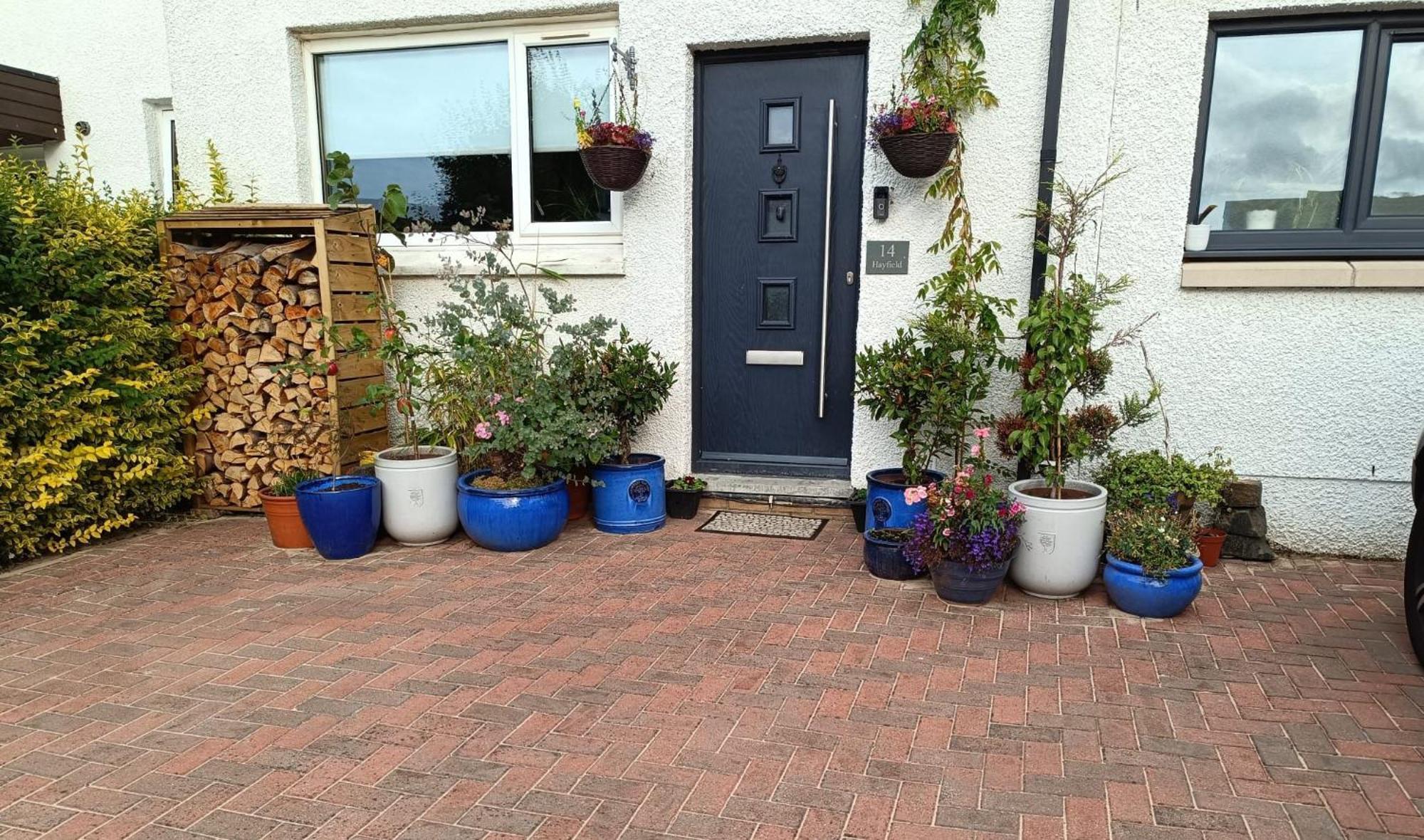 Private With Separate Shower And Free Parking Homestay