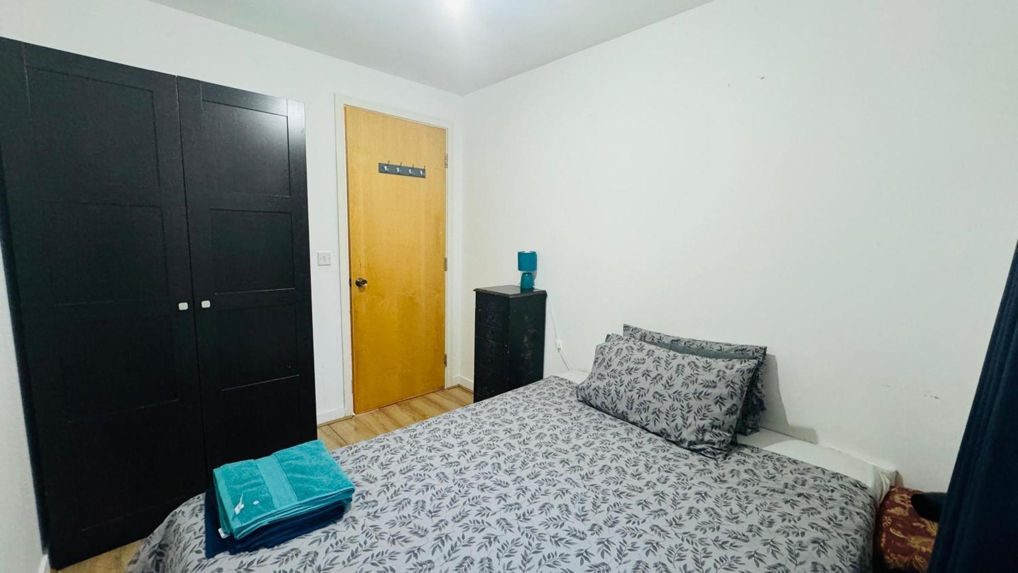 Fabulous 2bed 2bath Ground Floor Serviced Near *