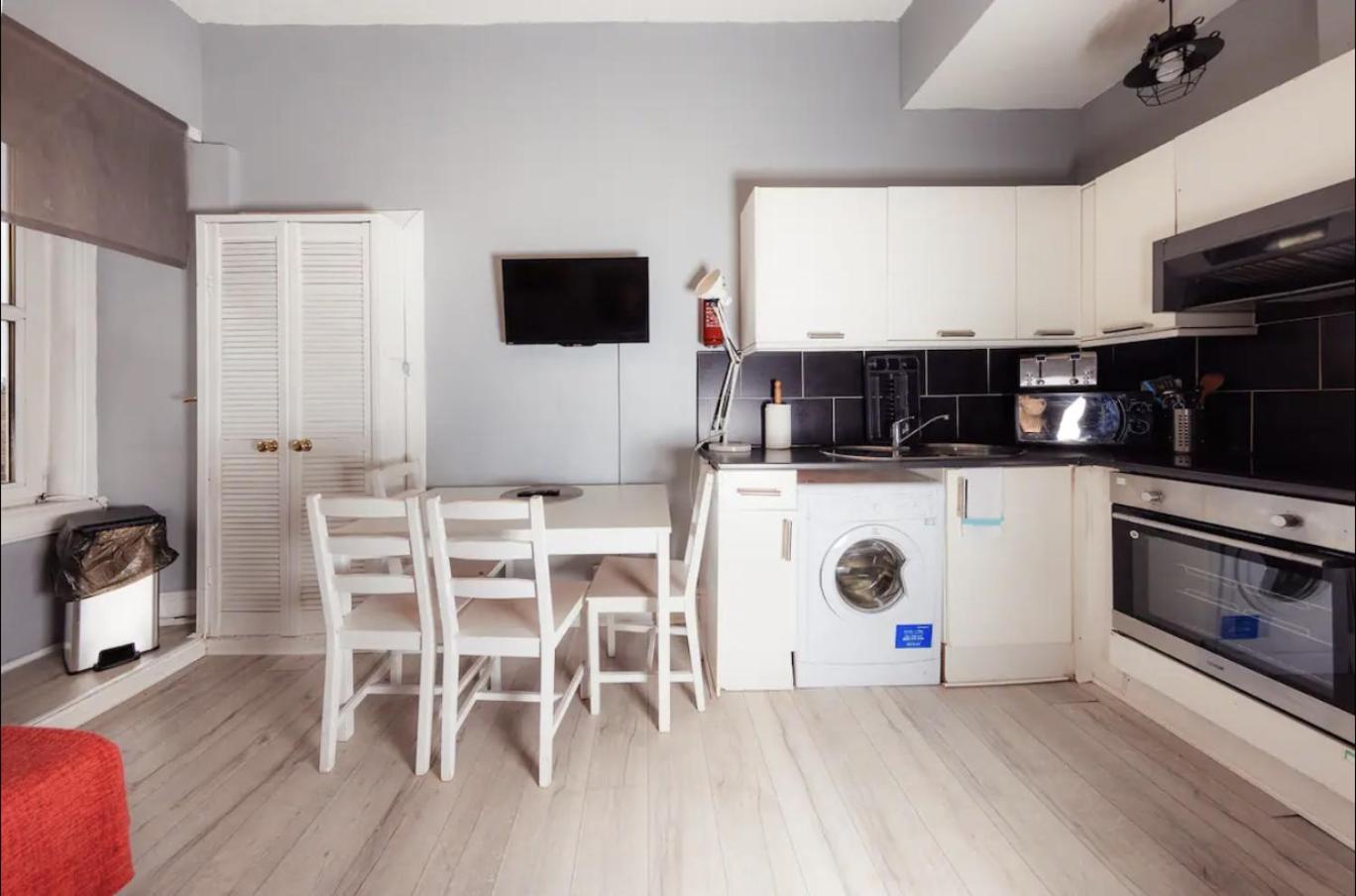 Warm & Welcoming City Center - Meadows 9! Apartment