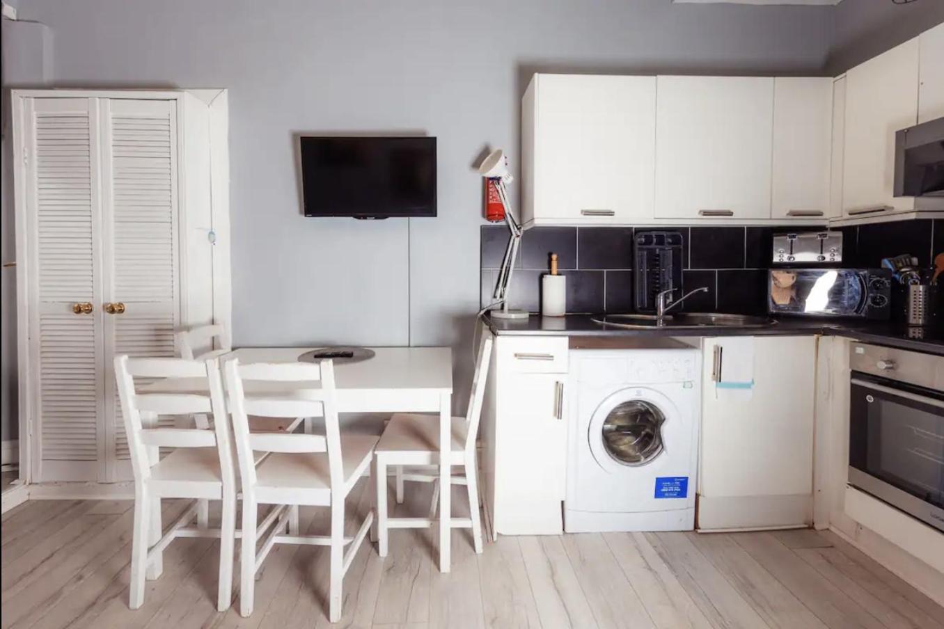 Apartment Warm & Welcoming City Center - Meadows 9!