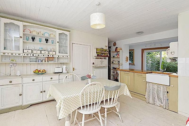 Bed & Breakfast Charming 3 Bed *