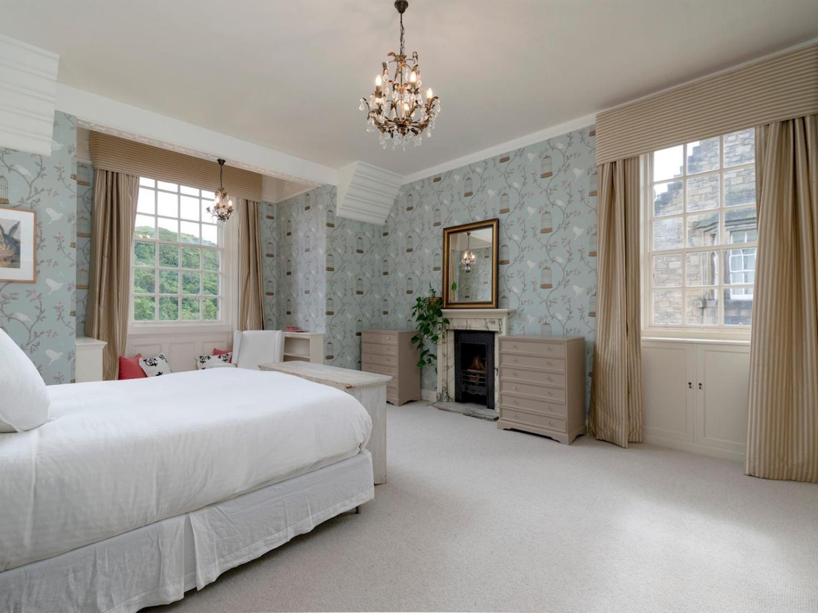 Elegant 17th Century - Pass The Keys Holiday home Edinburgh