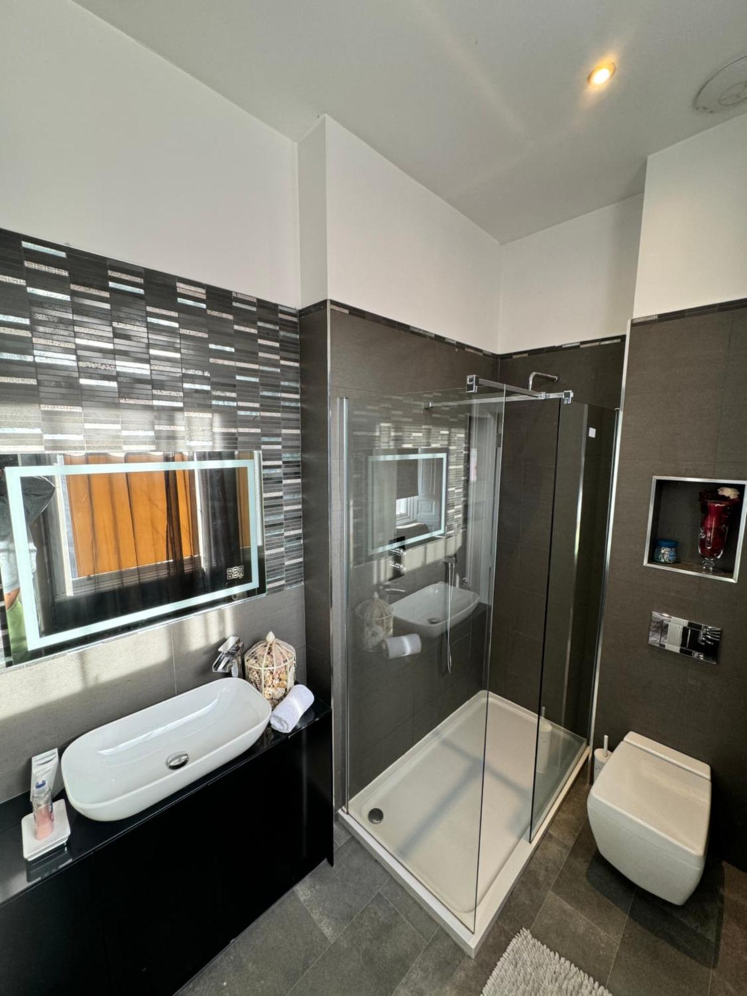 Luxury Family With Private Bathroom In The Heart Of