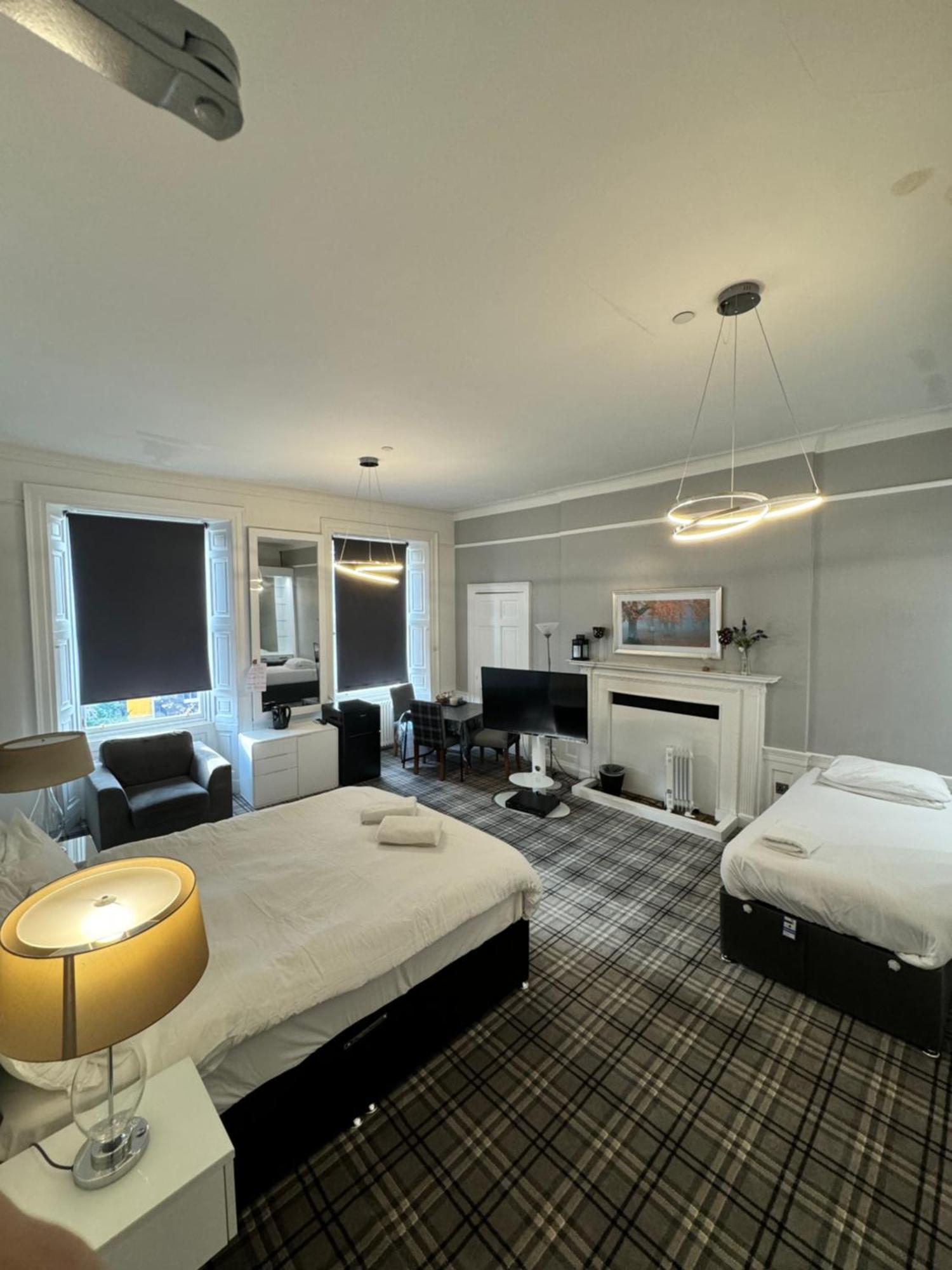 Homestay Luxury Family With Private Bathroom In The Heart Of *