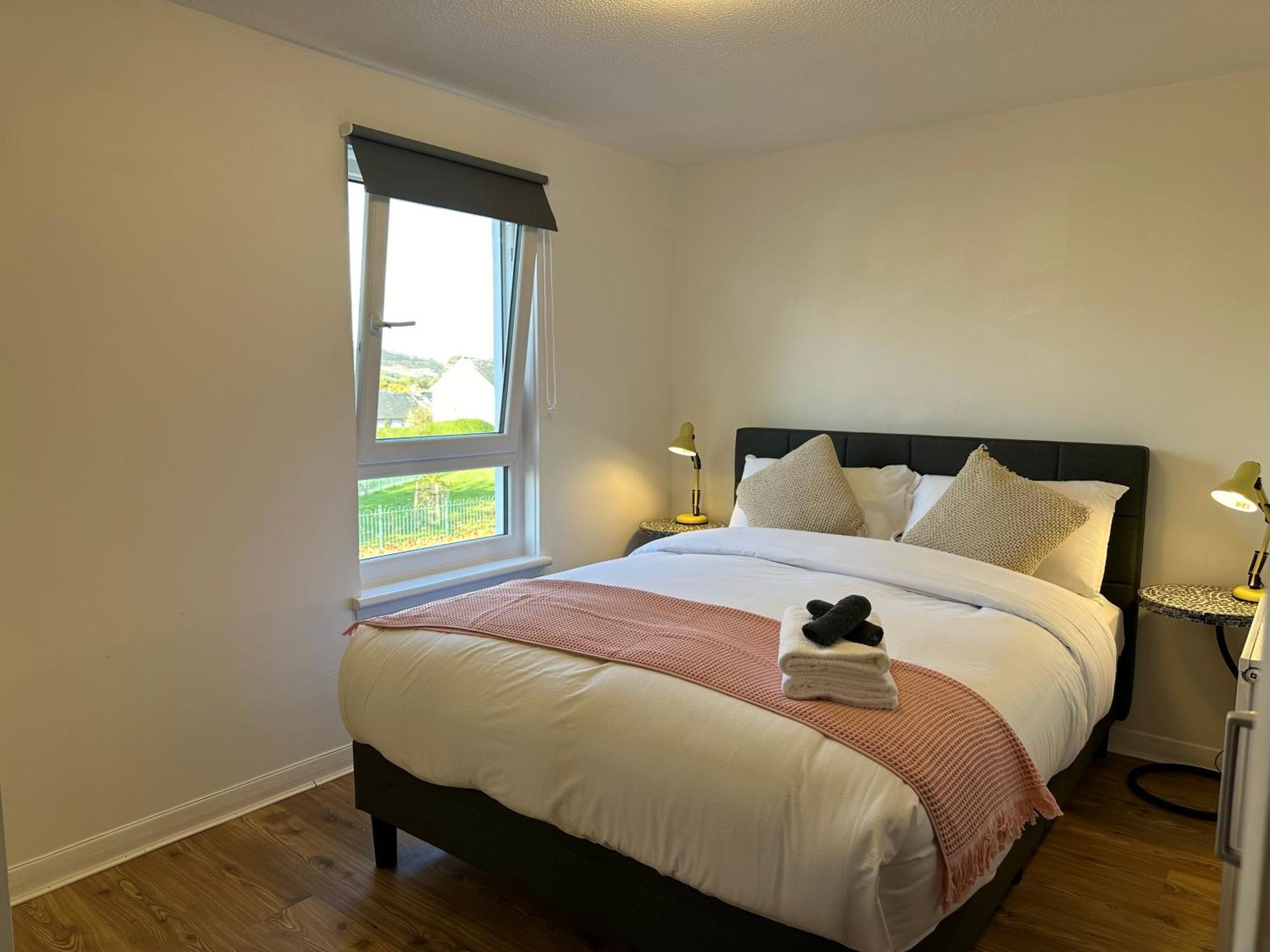 Cozy 2 Bedrooms With Private Parking Space And Garden Apartment EDI