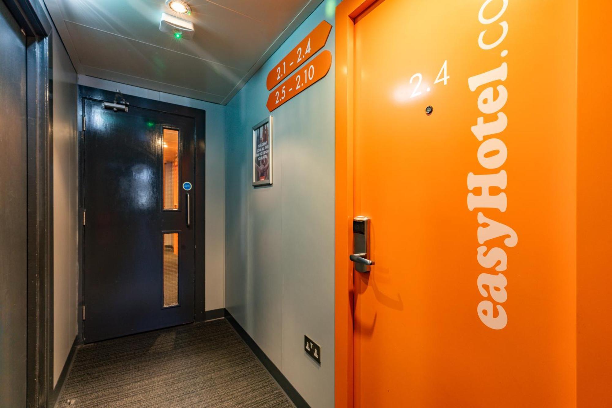 Easyhotel 2* Edinburgh