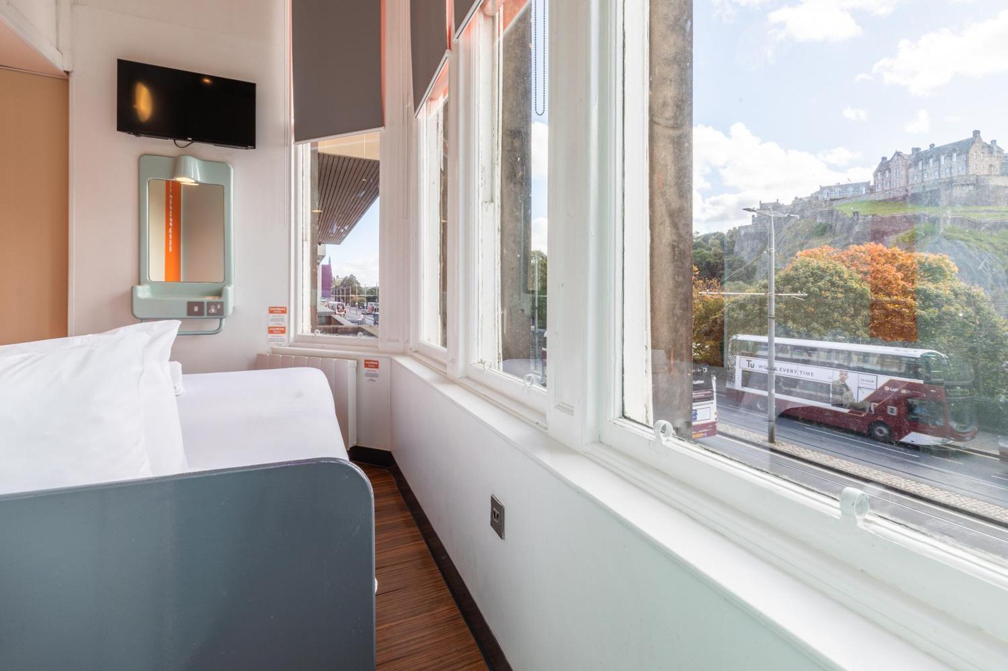 Easyhotel