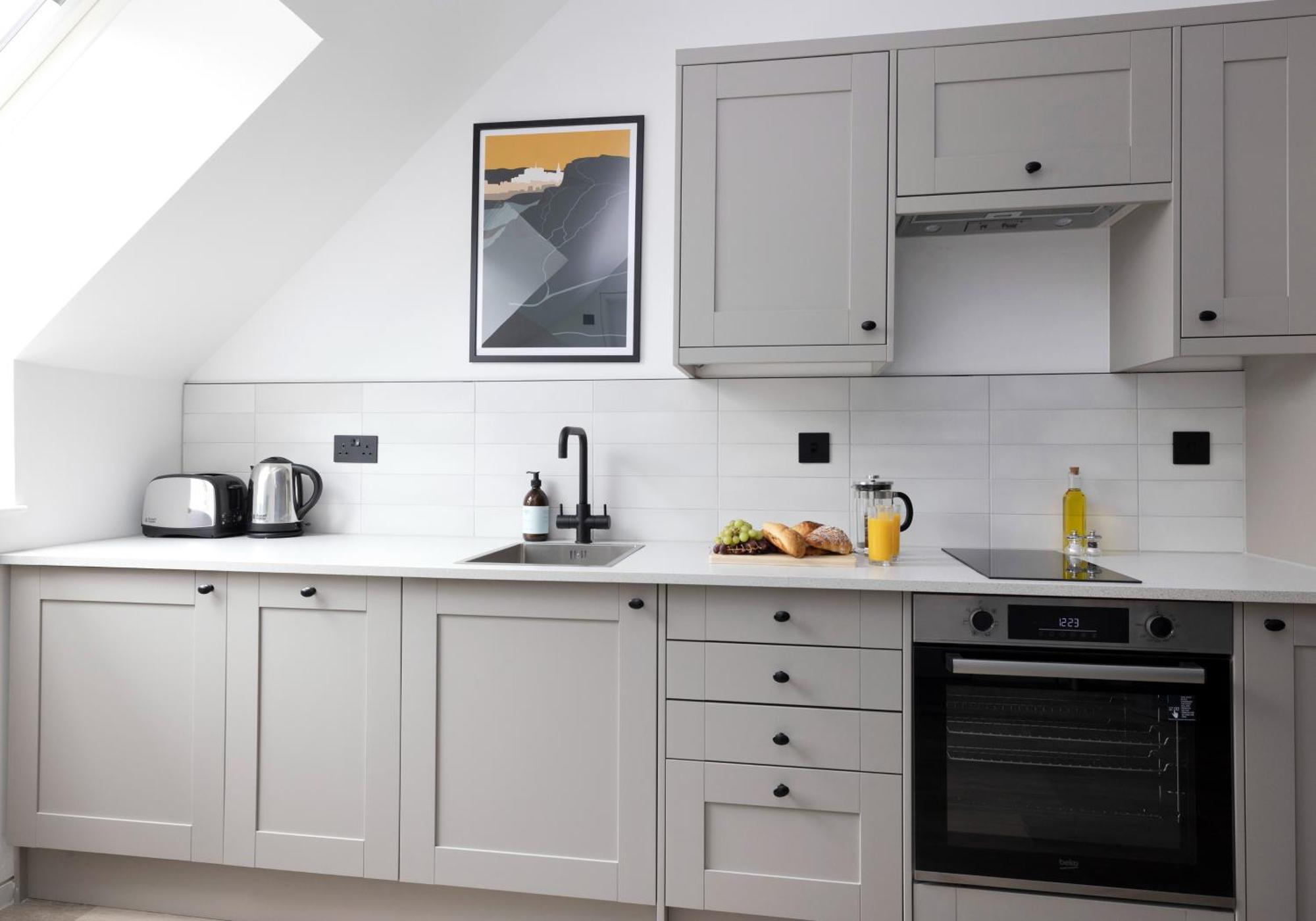 Charming Near Holyrood Park & Calton Hill Appartement *