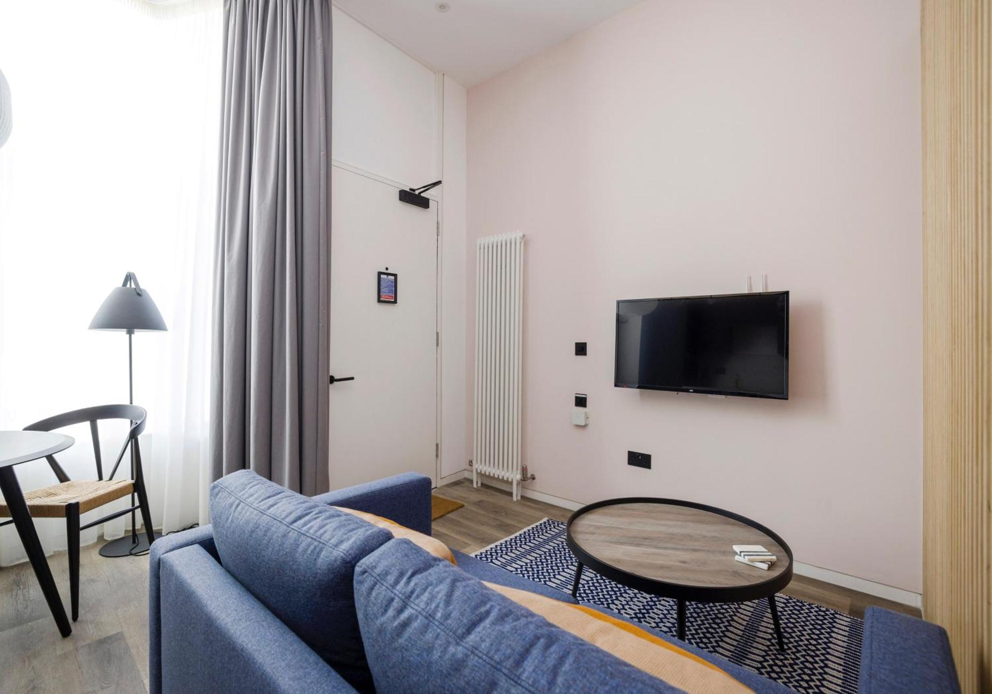 Charming Near Holyrood Park & Calton Hill Appartement