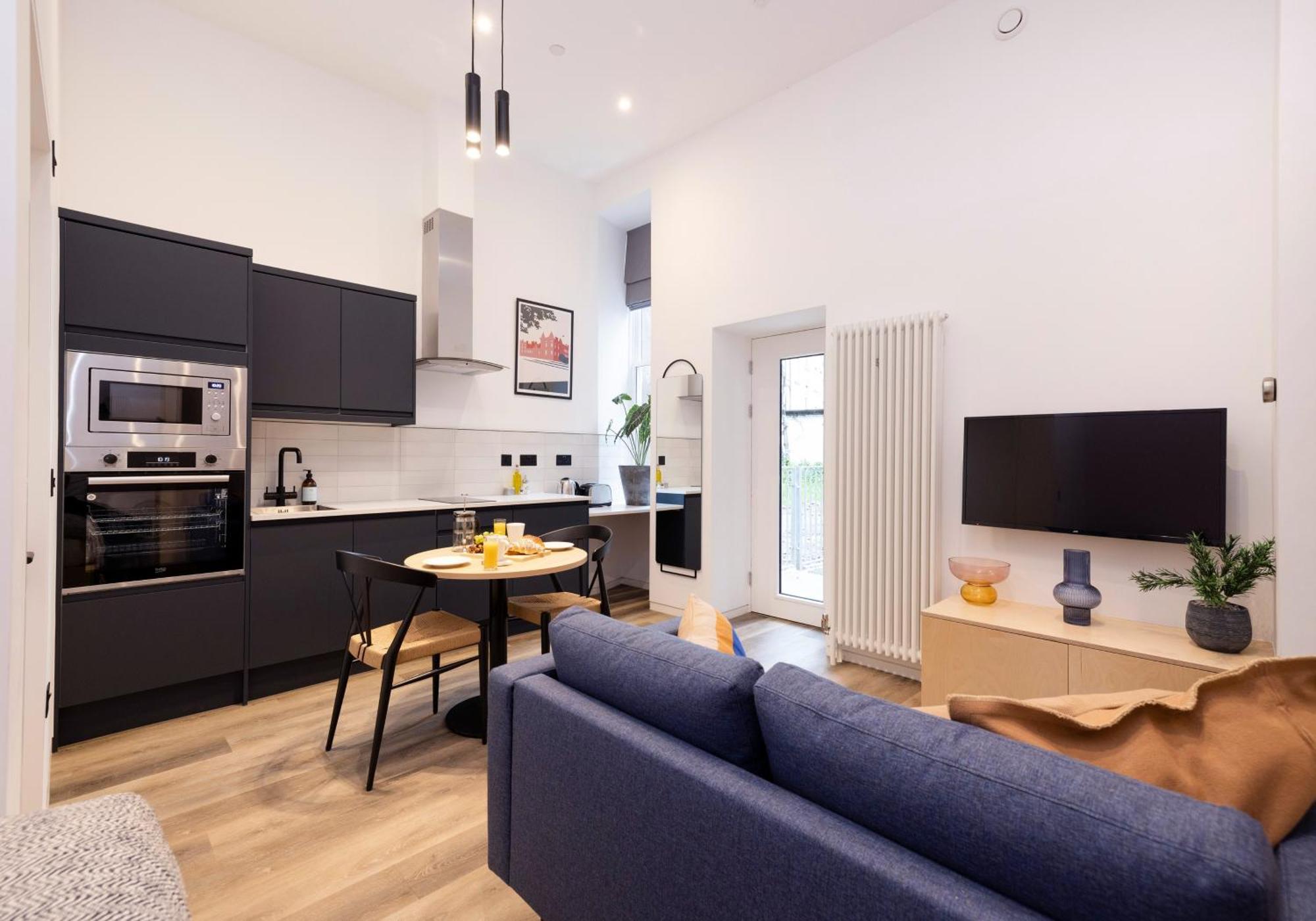 Charming Near Holyrood Park & Calton Hill Appartement *