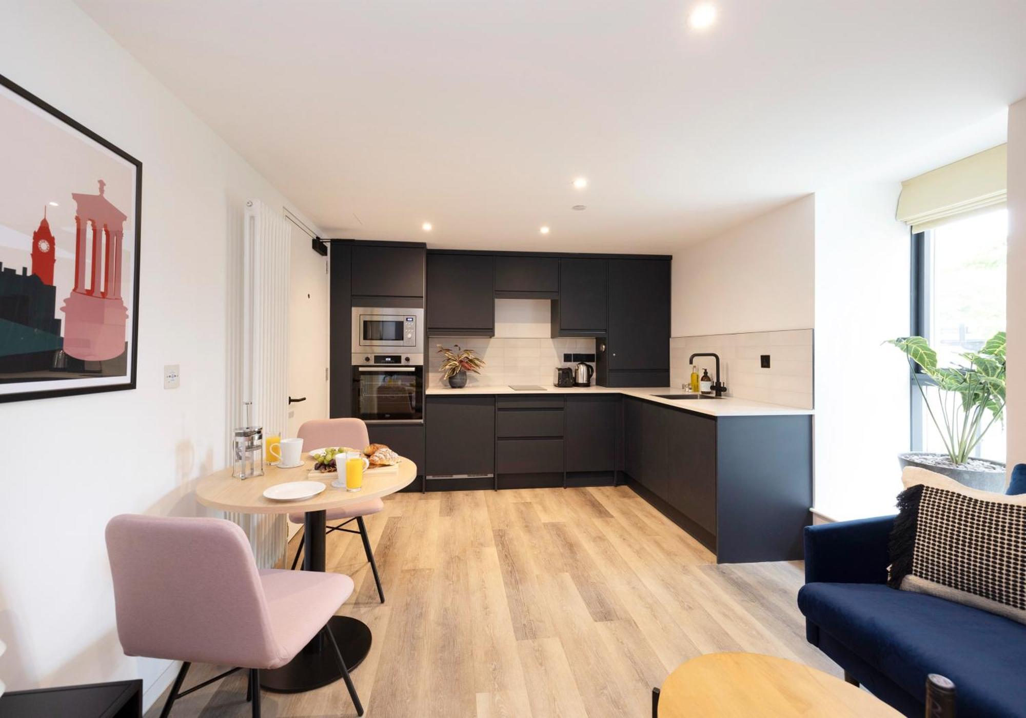 Charming Near Holyrood Park & Calton Hill Appartement EDI