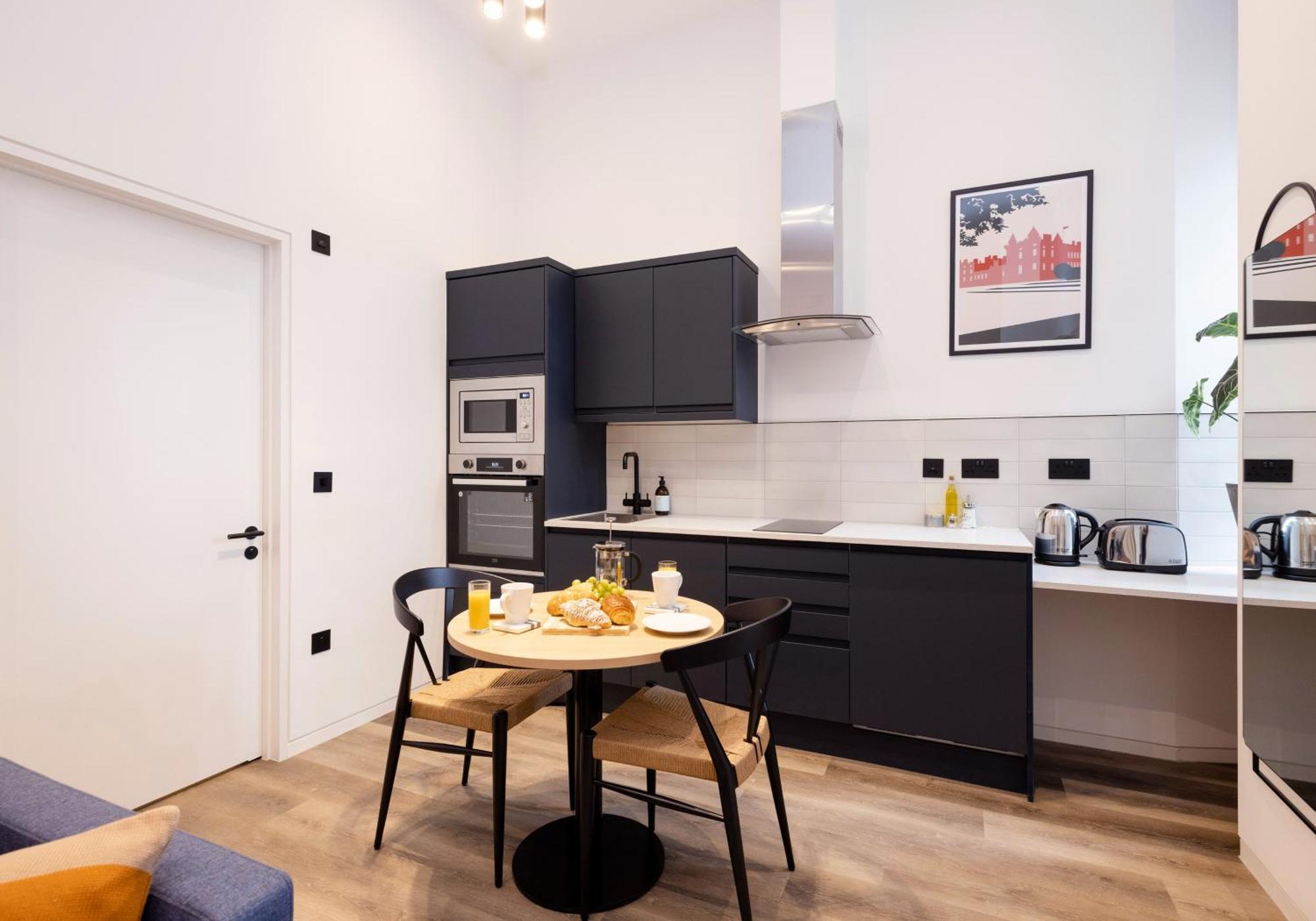 Charming Near Holyrood Park & Calton Hill Appartement EDI