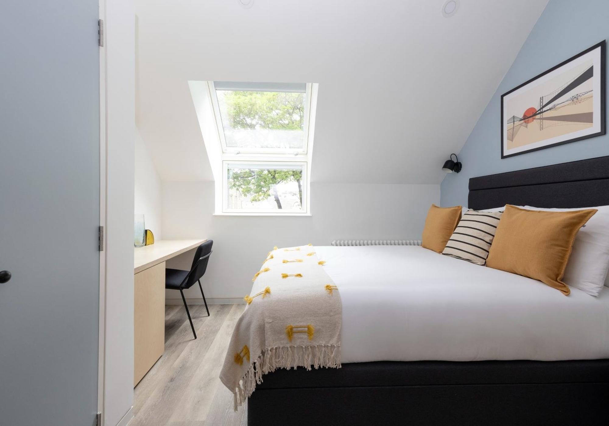 Charming Near Holyrood Park & Calton Hill *