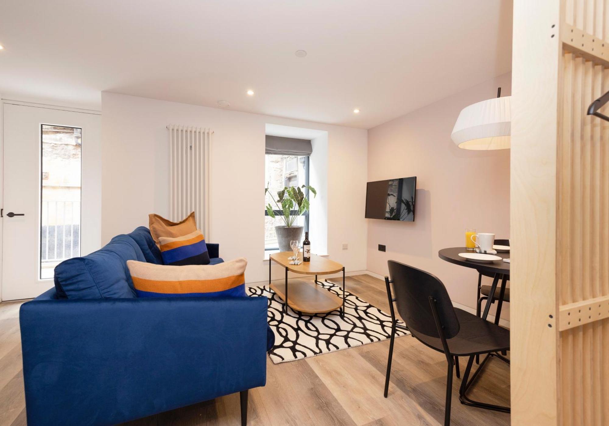 Charming Near Holyrood Park & Calton Hill *