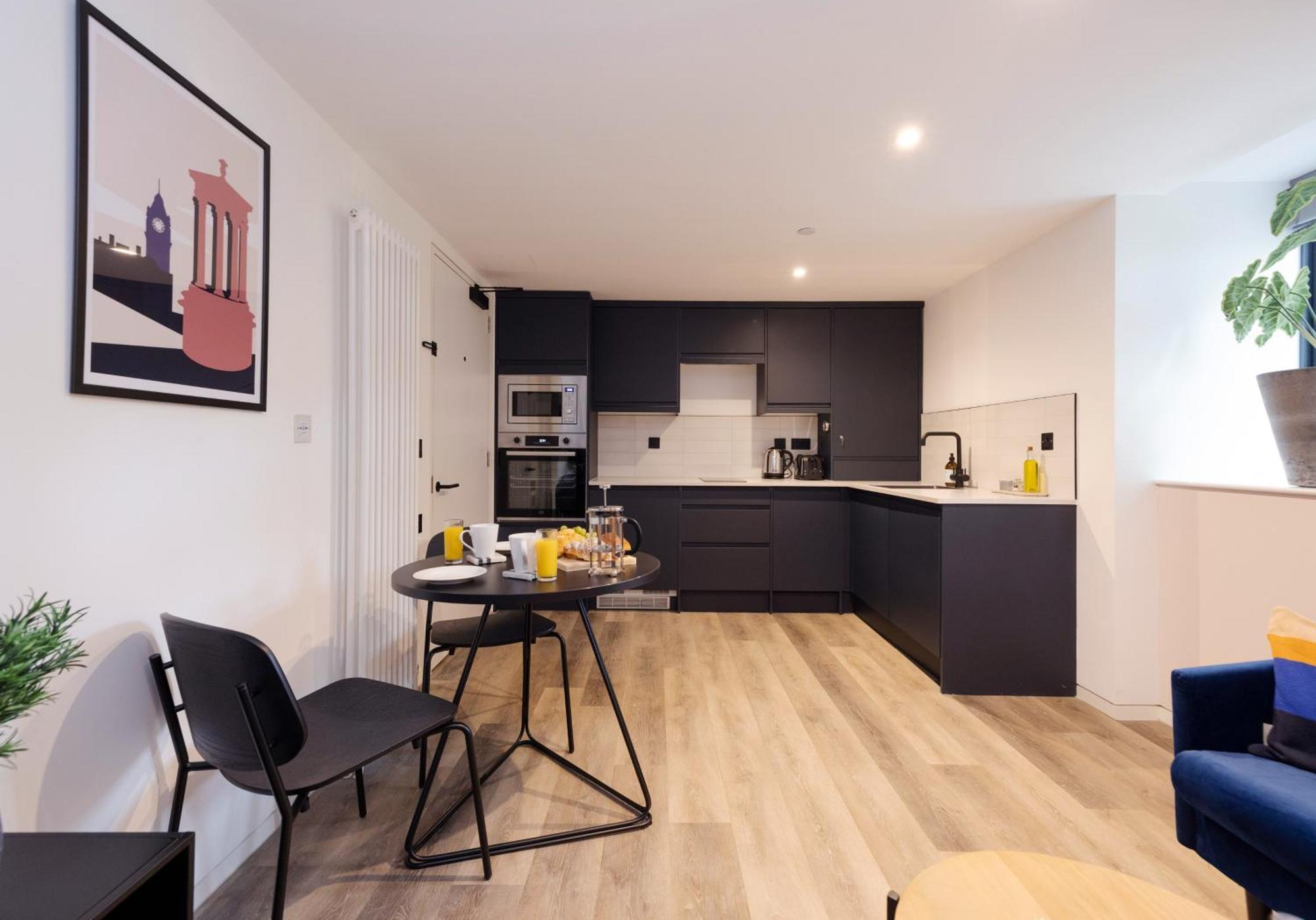Charming Near Holyrood Park & Calton Hill Appartement *