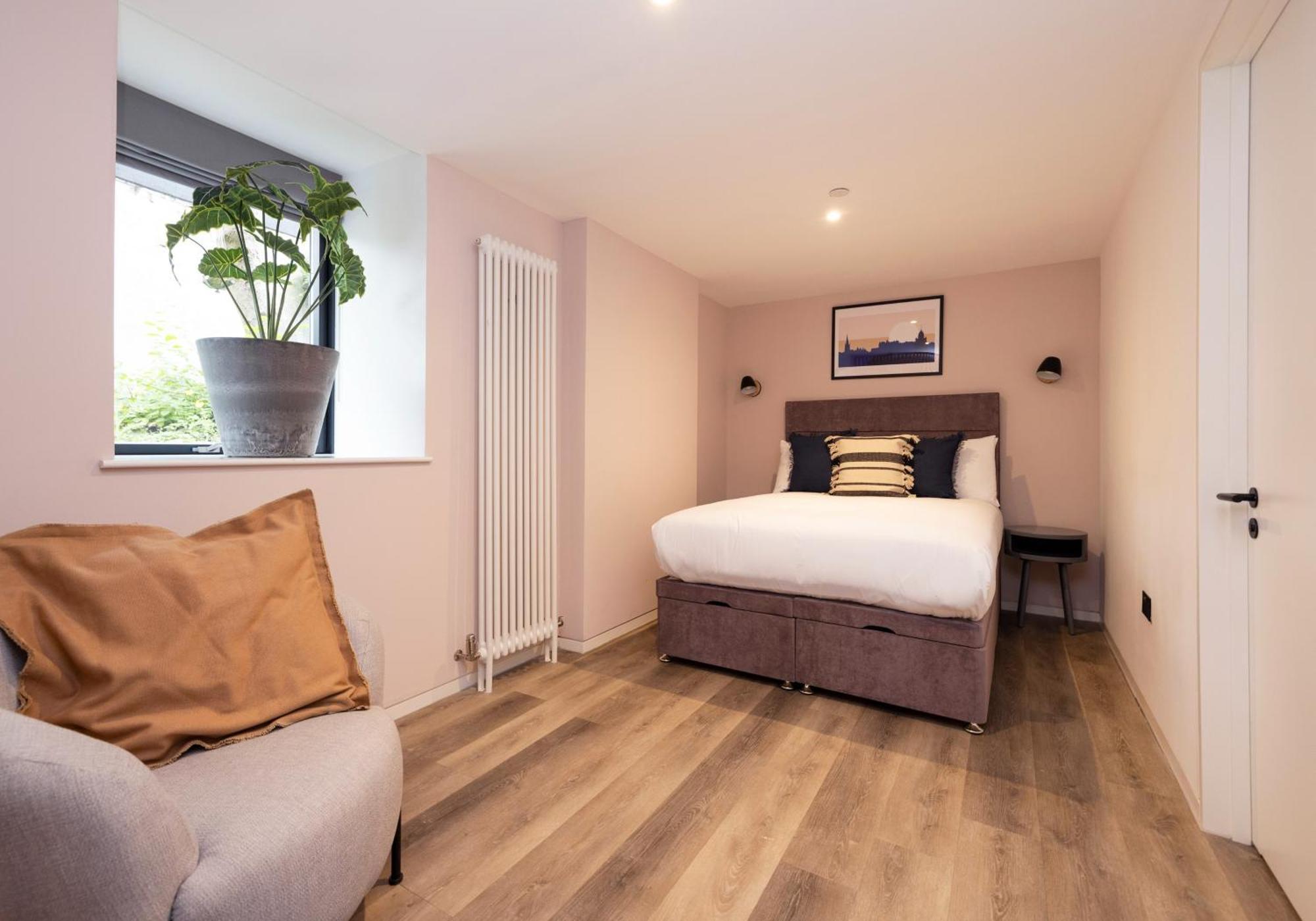 Charming Near Holyrood Park & Calton Hill Appartement *