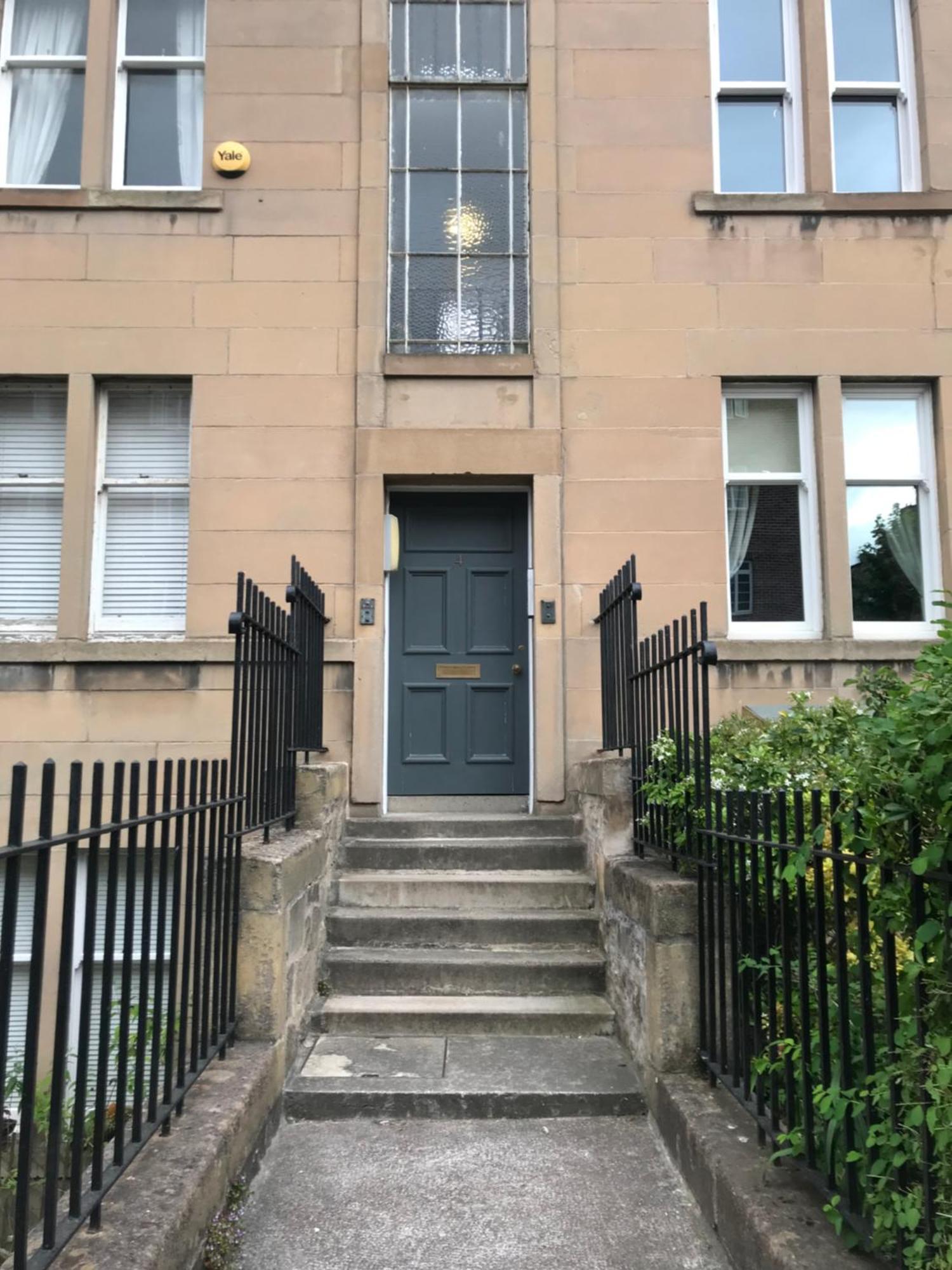 Apartment Spacious And Modern 2 Bedroom Flat Near The Centre