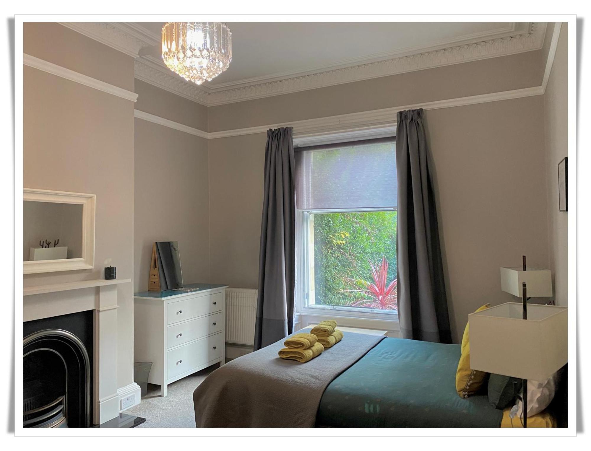 Beautifully Decorated 2bed Apt- Gem In Center *