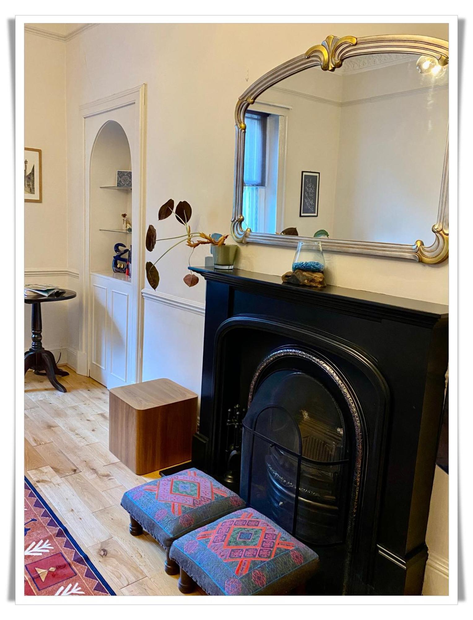 Apartment Beautifully Decorated 2bed Apt- Gem In Center