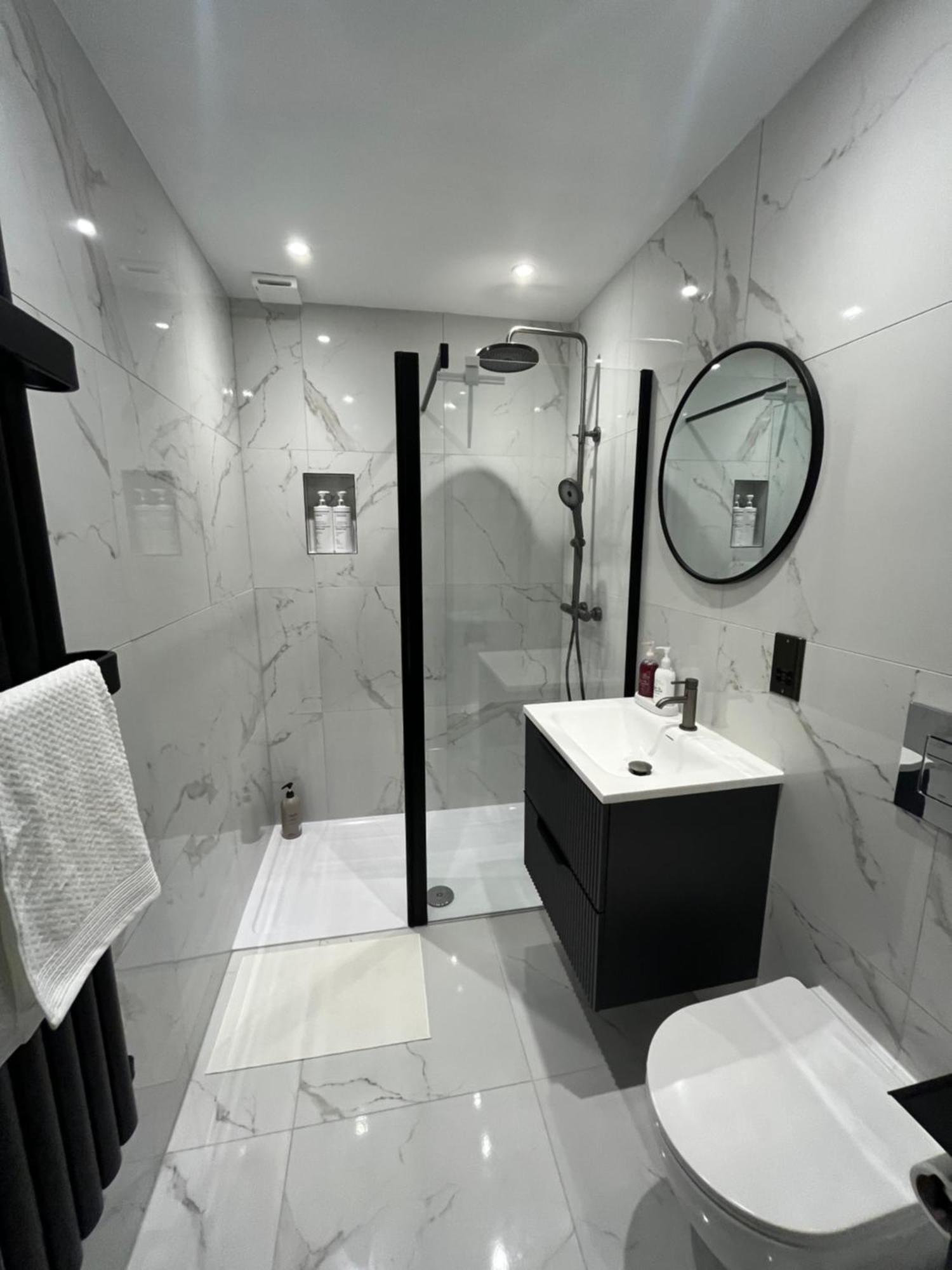 Cosy Apartment, Free Street Parking Apartment *