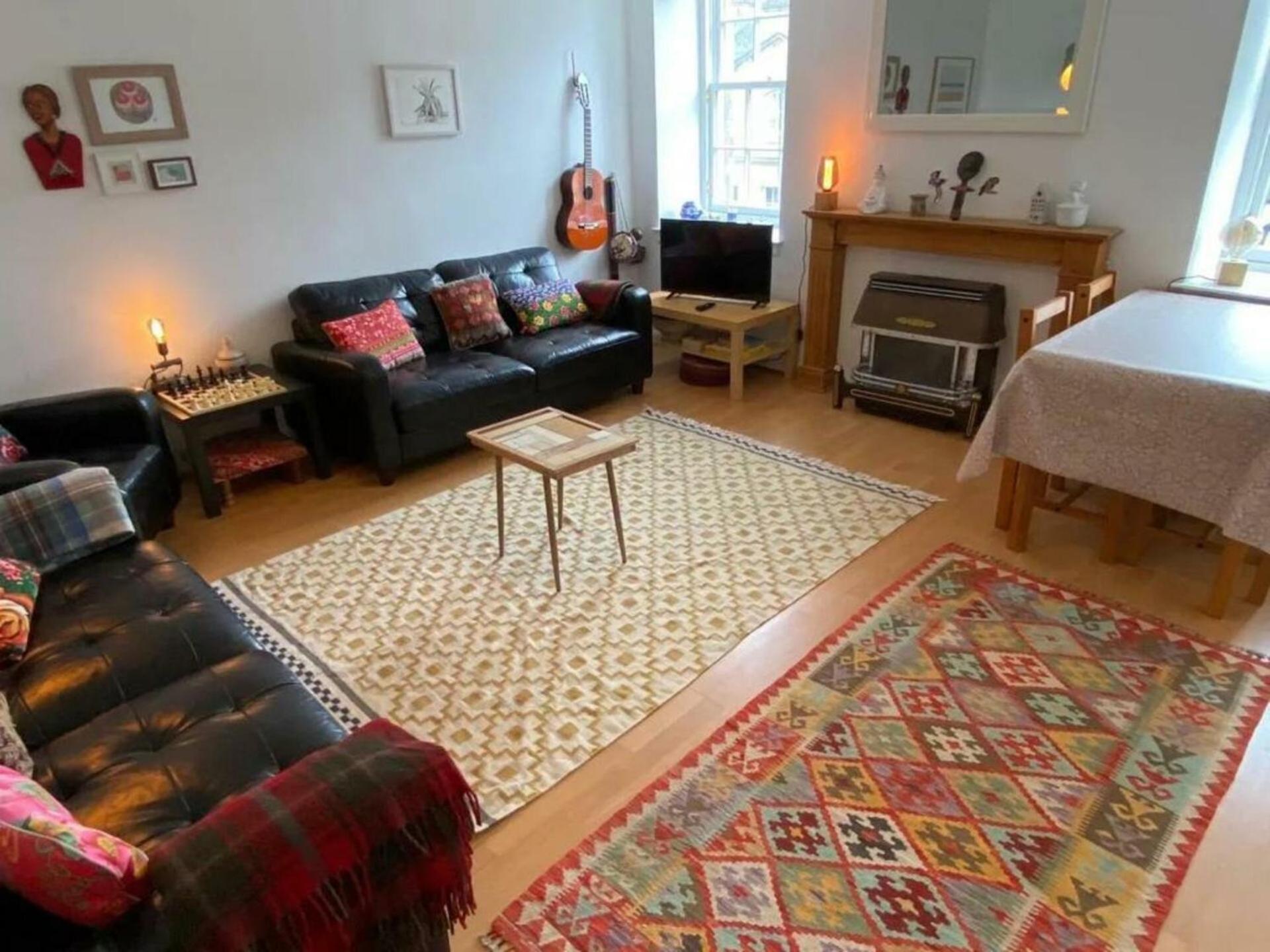 Charming 3 Bedroom In The Heart Of Vibrant Old Town * Edinburgh