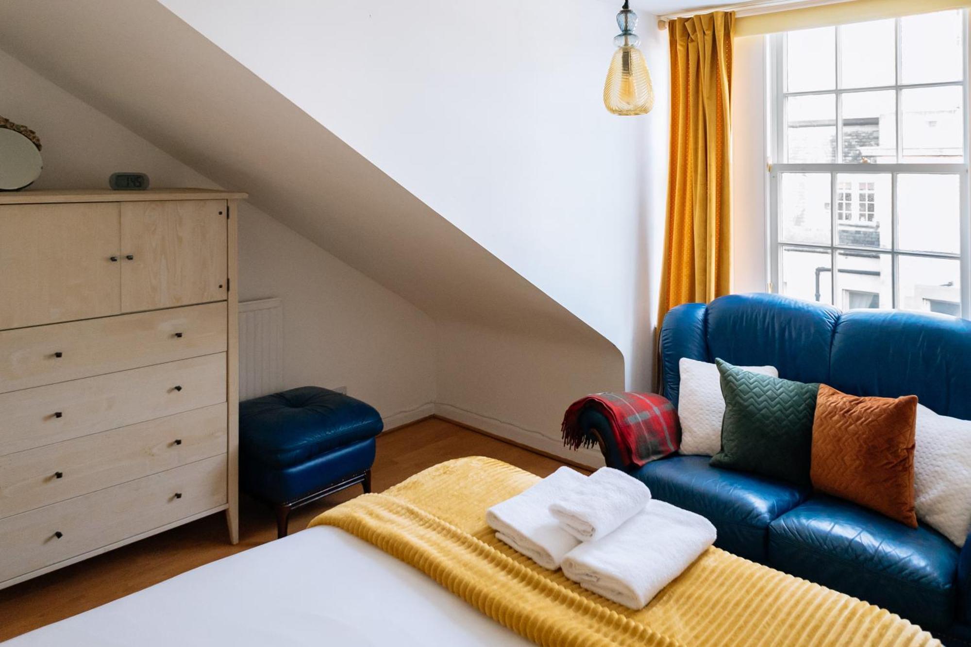 Charming 3 Bedroom In The Heart Of Vibrant Old Town *