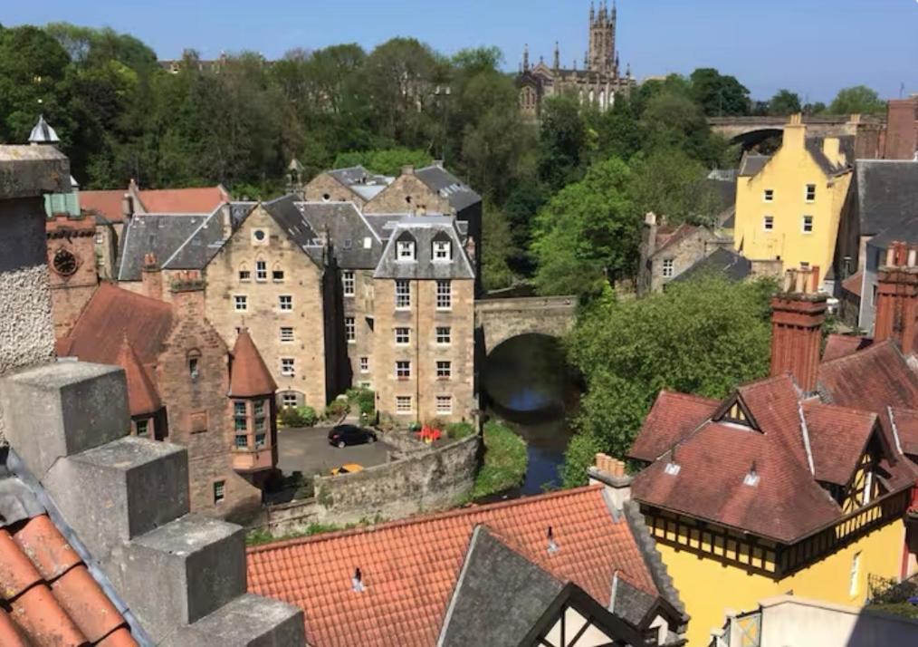 - - With Balcony And Free, Secure Garage Parking * Edinburgh
