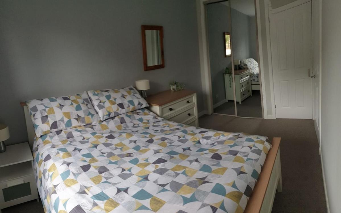 Modern Flat Near Murrayfield Stadium, Sleeps 4 Appartement Édimbourg
