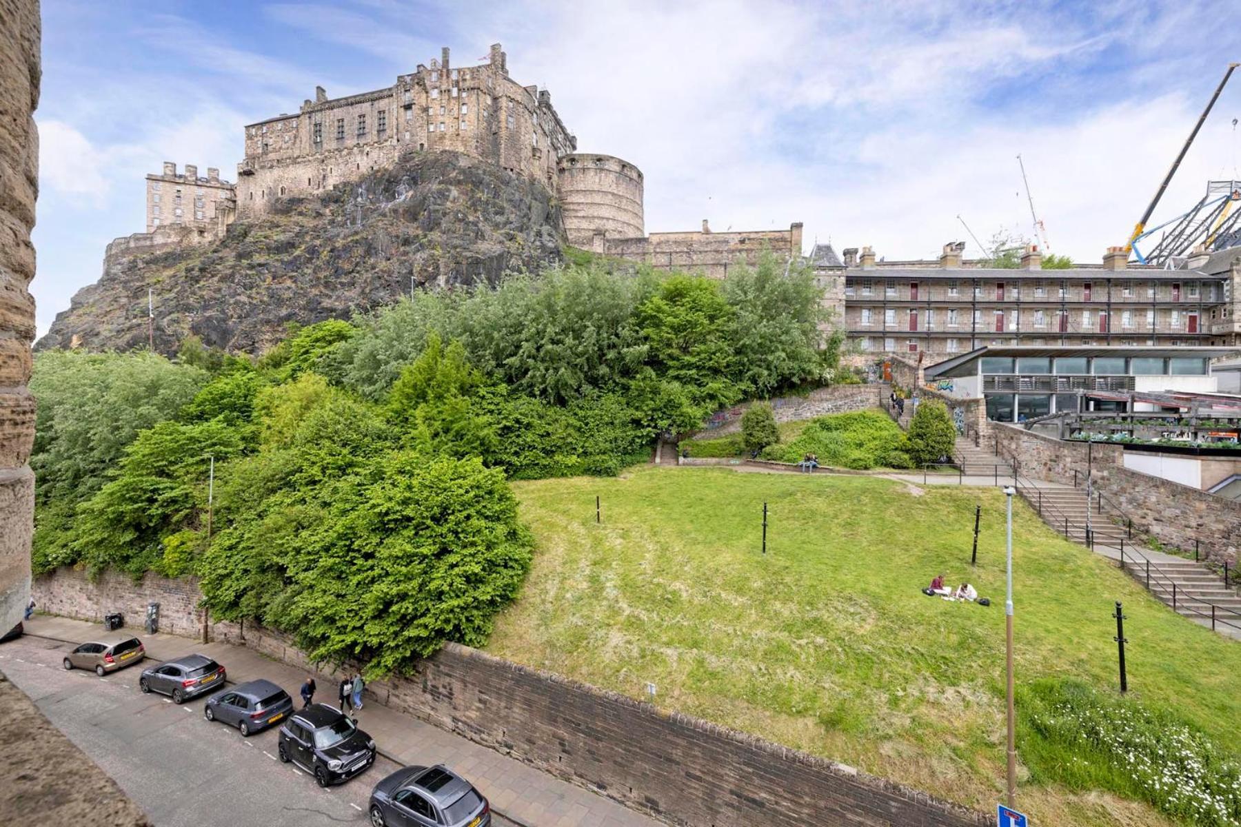 Castle View In The Heart Of Historic Old Town Apartment