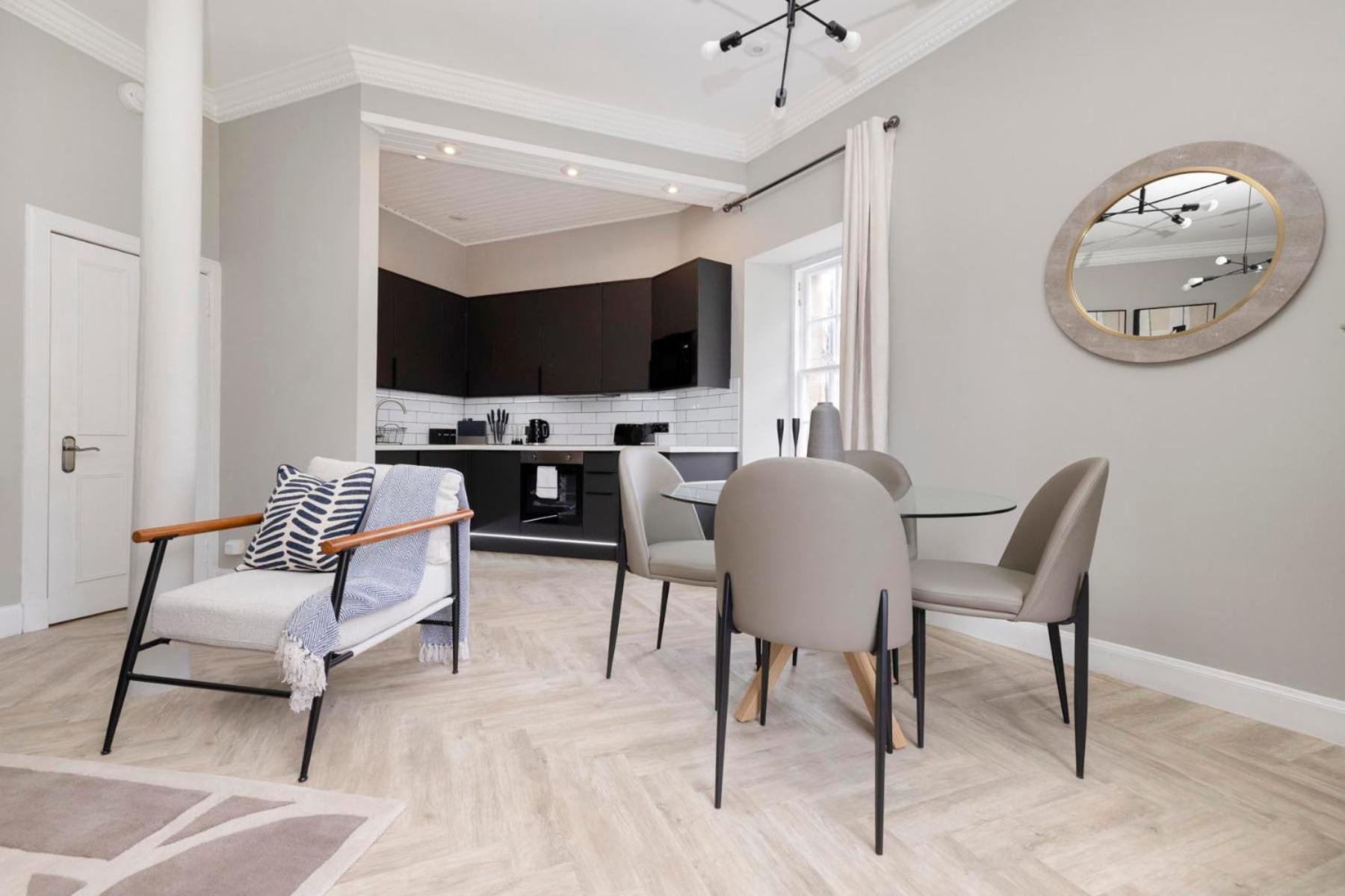 Castle View In The Heart Of Historic Old Town Apartment