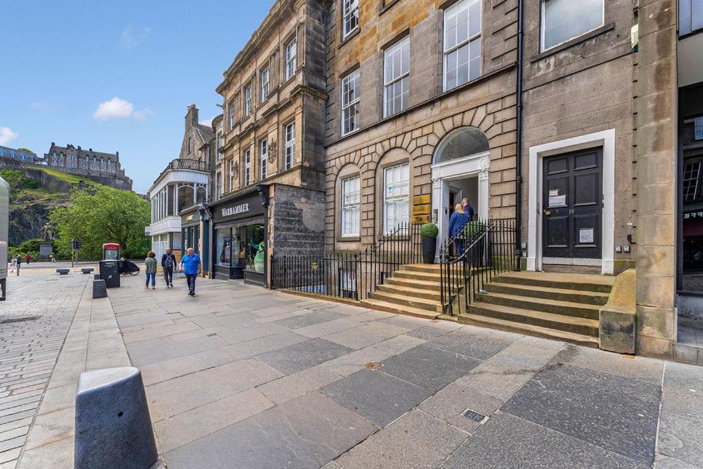 Apartment Super Spacious 4 Bed, Sleeps 6 Edinburgh