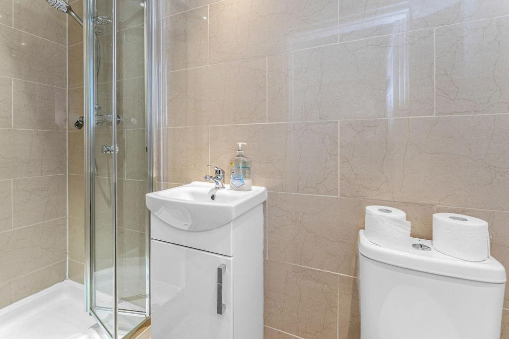 Super Spacious 4 Bed, Sleeps 6 Edinburgh