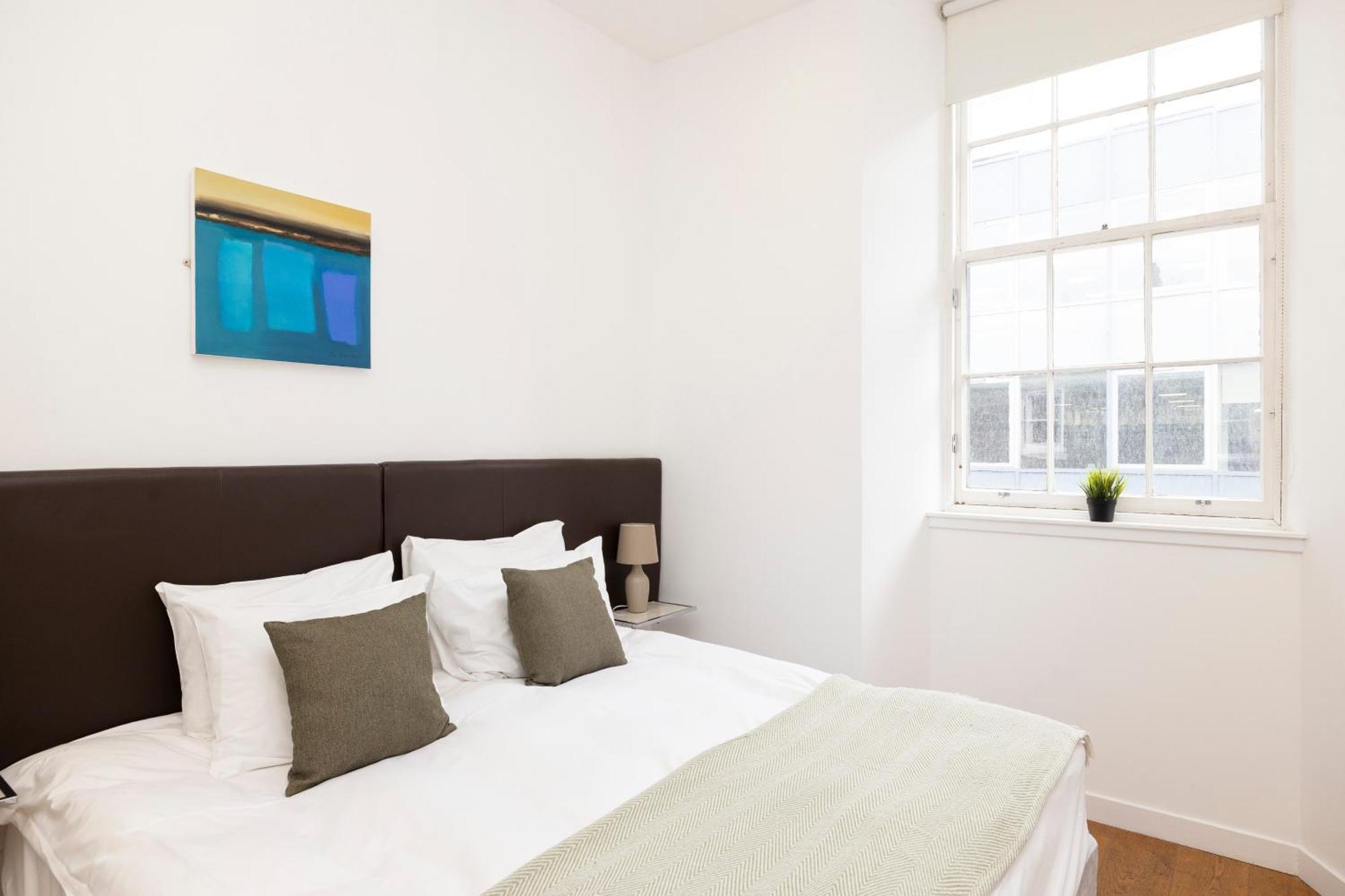 Joivy Chic 2-br Flats Near Castle *