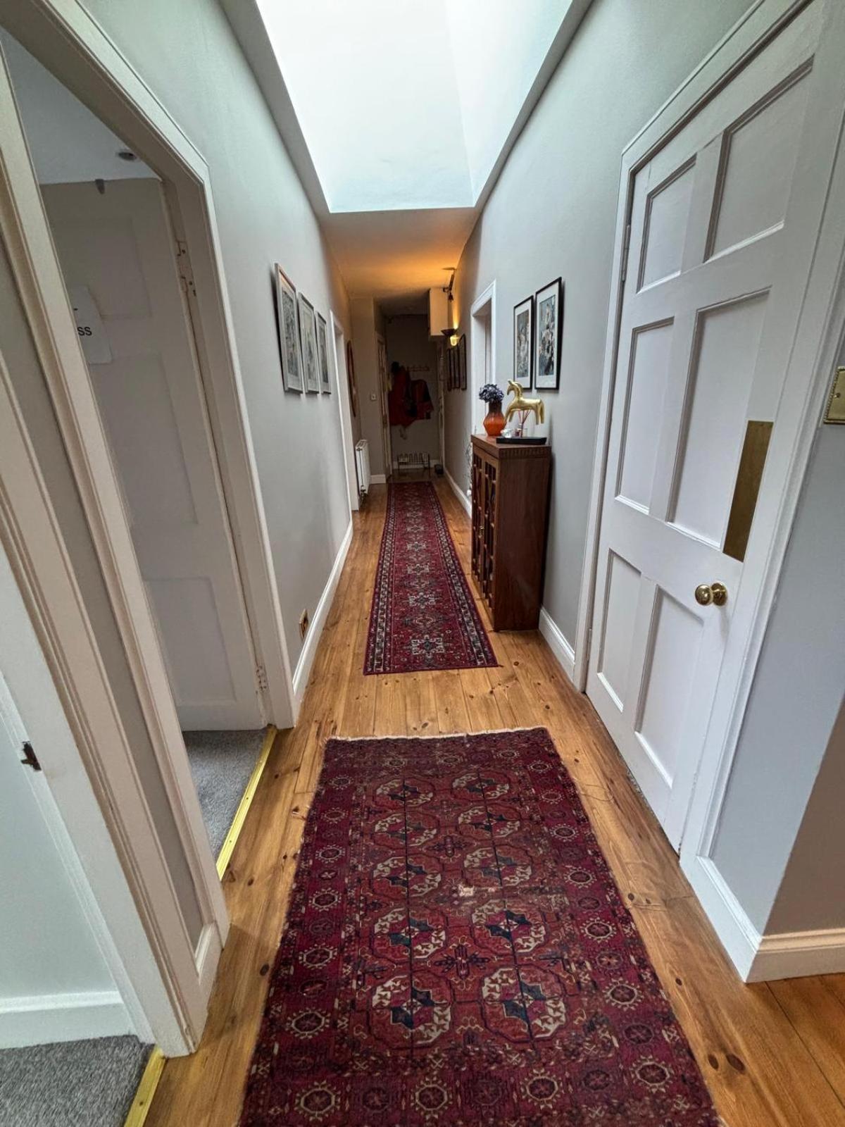 Stunning 2-bedroom Georgian Flat, Centre *