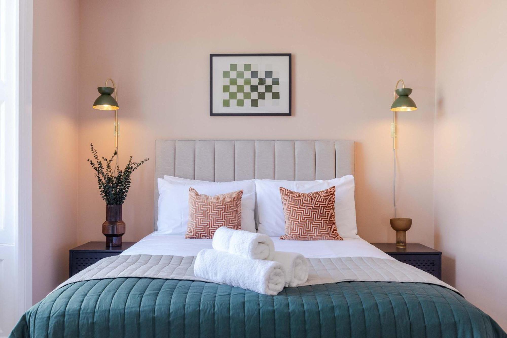 Apartment Dragon Luxury Serviced At Albyn Place Edinburgh