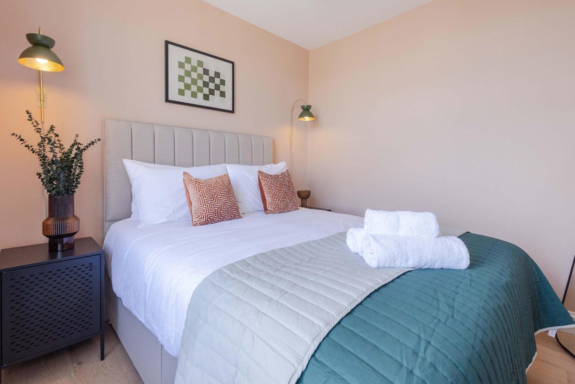Dragon Luxury Serviced At Albyn Place *